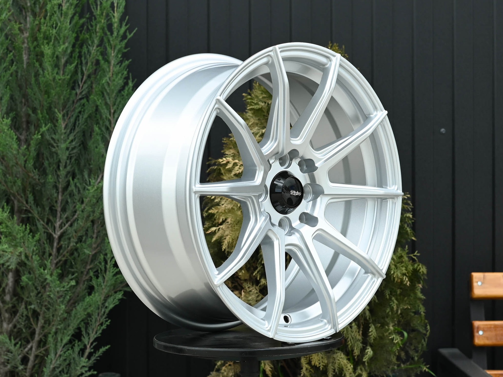 R17 Taigiro Spider 7.5J ET40 4*100/114.3 Серебро