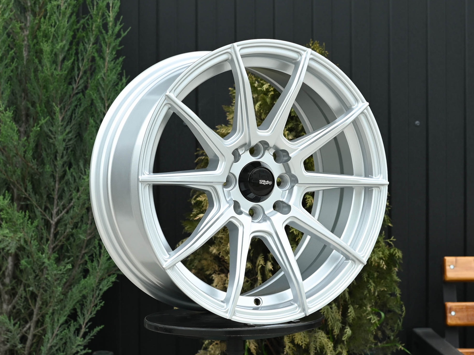 R17 Taigiro Spider 7.5J ET40 4*100/114.3 Серебро