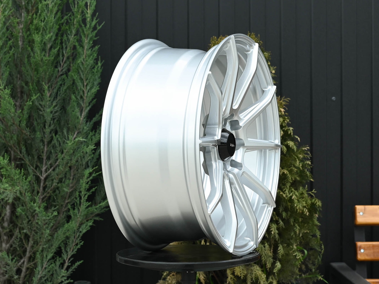 R17 Taigiro Spider 7.5J ET40 4*100/114.3 Серебро