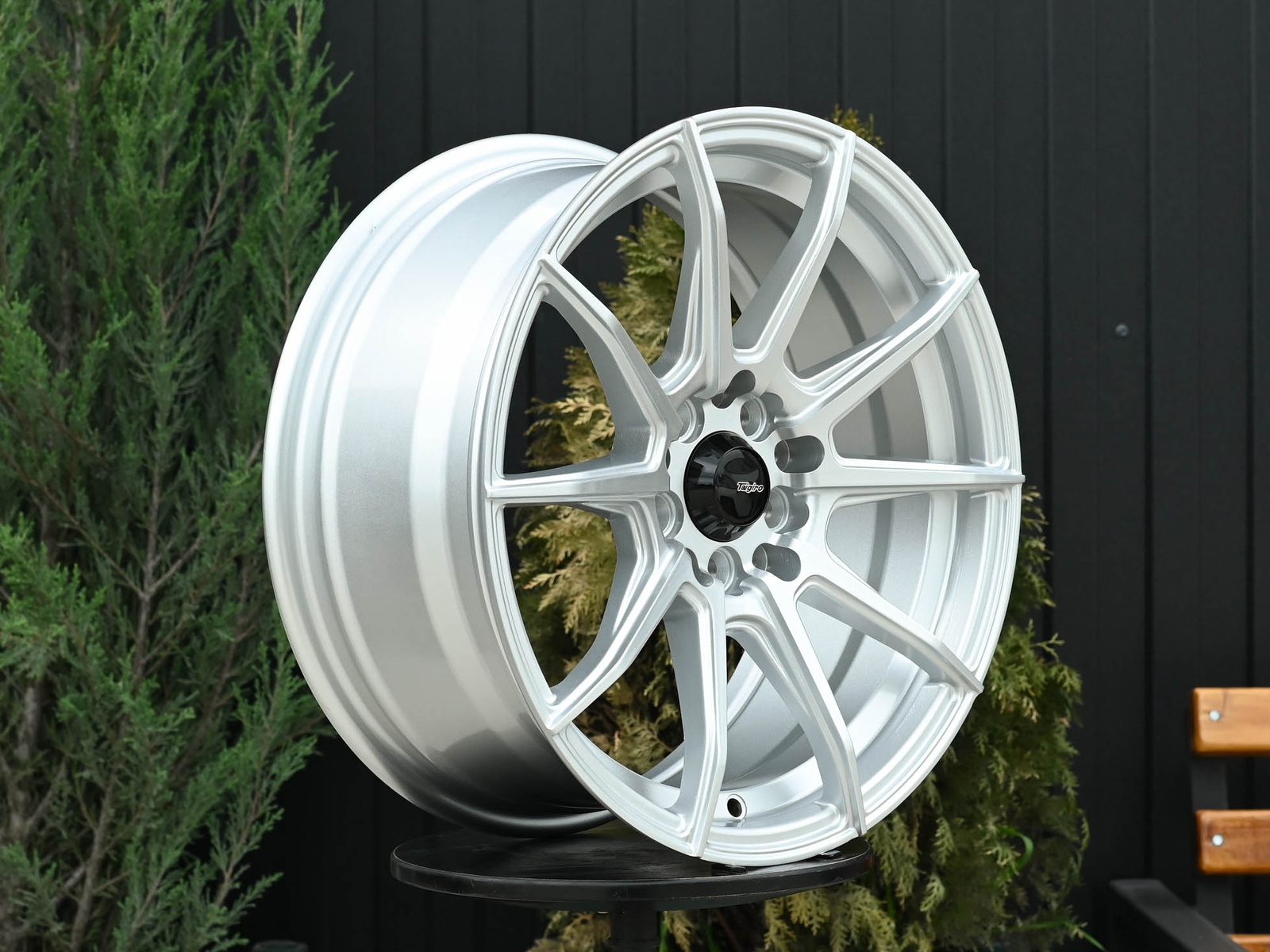 R16 Taigiro Spider 7.0J ET35 5*100/114.3 Серебро