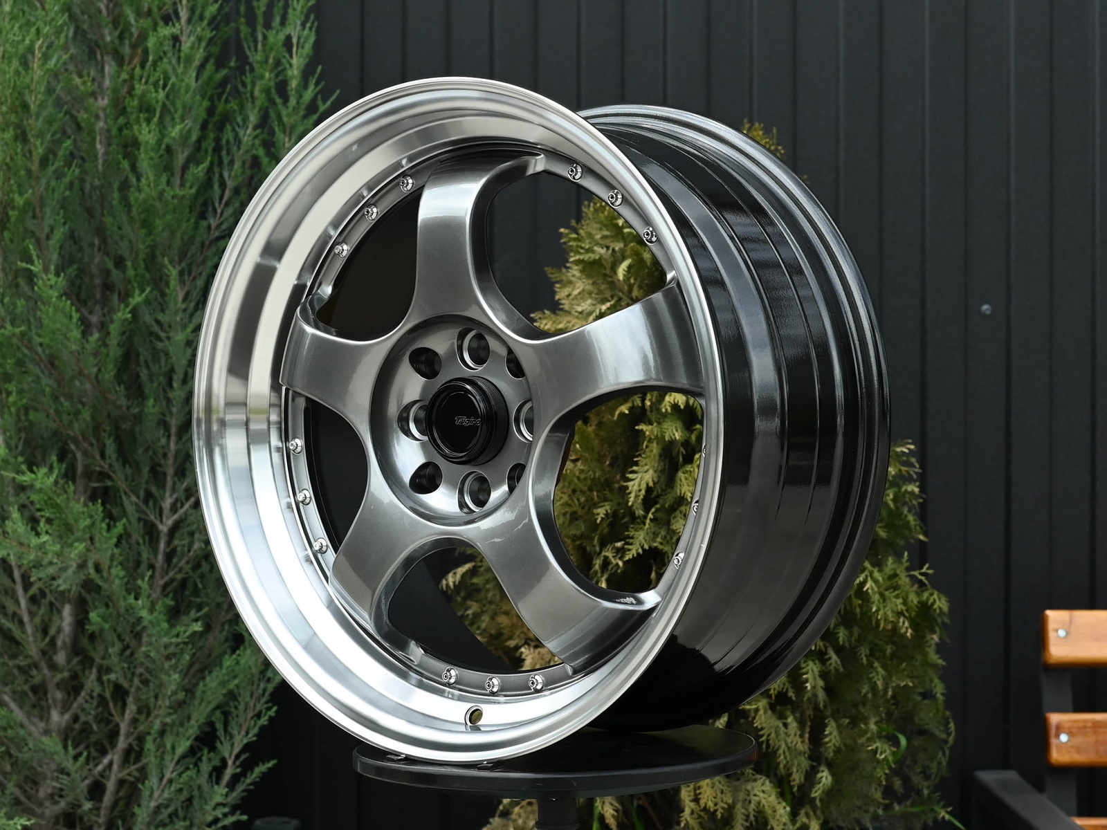 R16 SSR SP1 Стиль 7.0J ET35 4*100/114.3 Темный хром