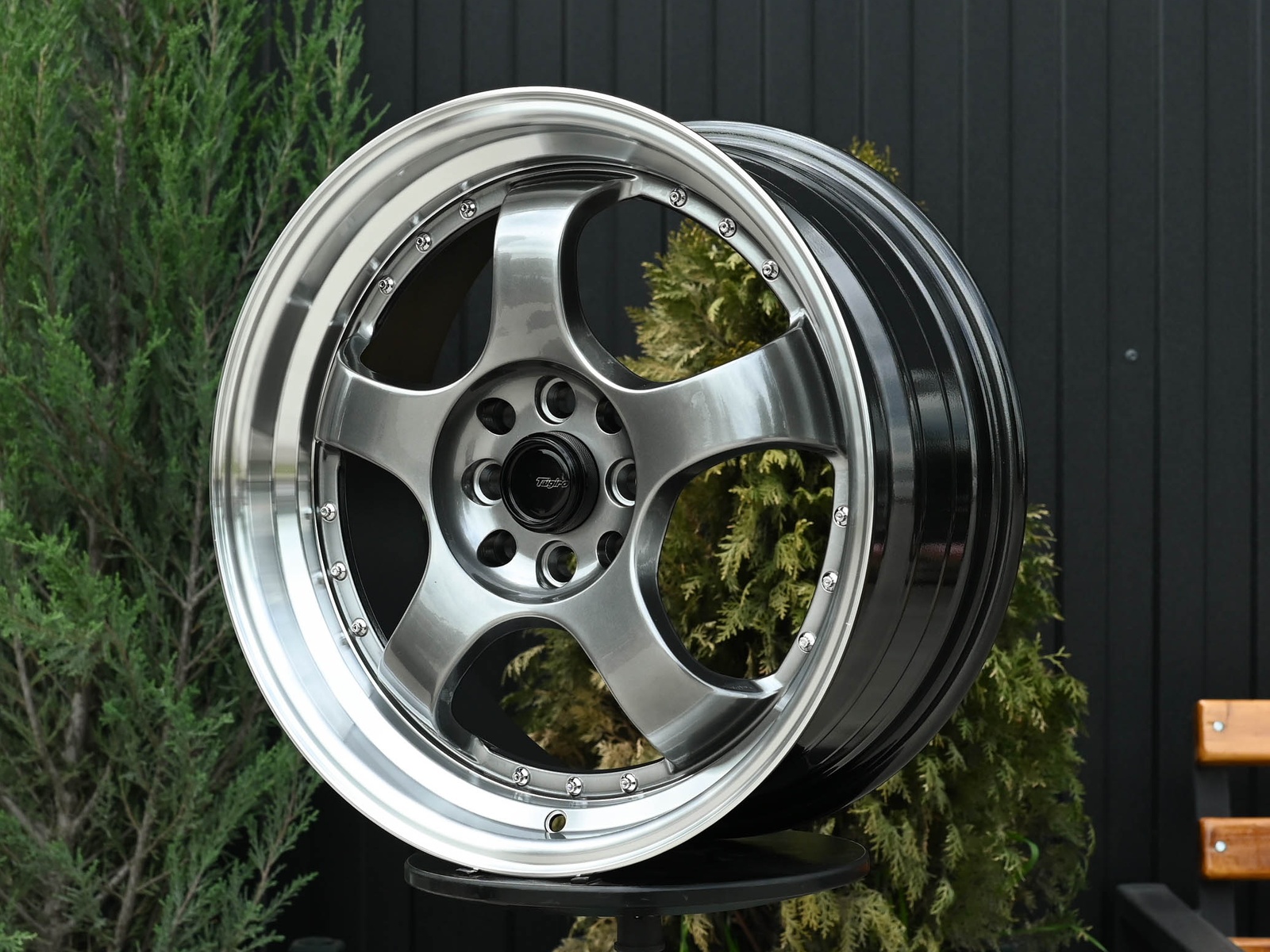 R17 SSR SP1 Стиль 7.5J ET42 4*100/114.3  Темный хром