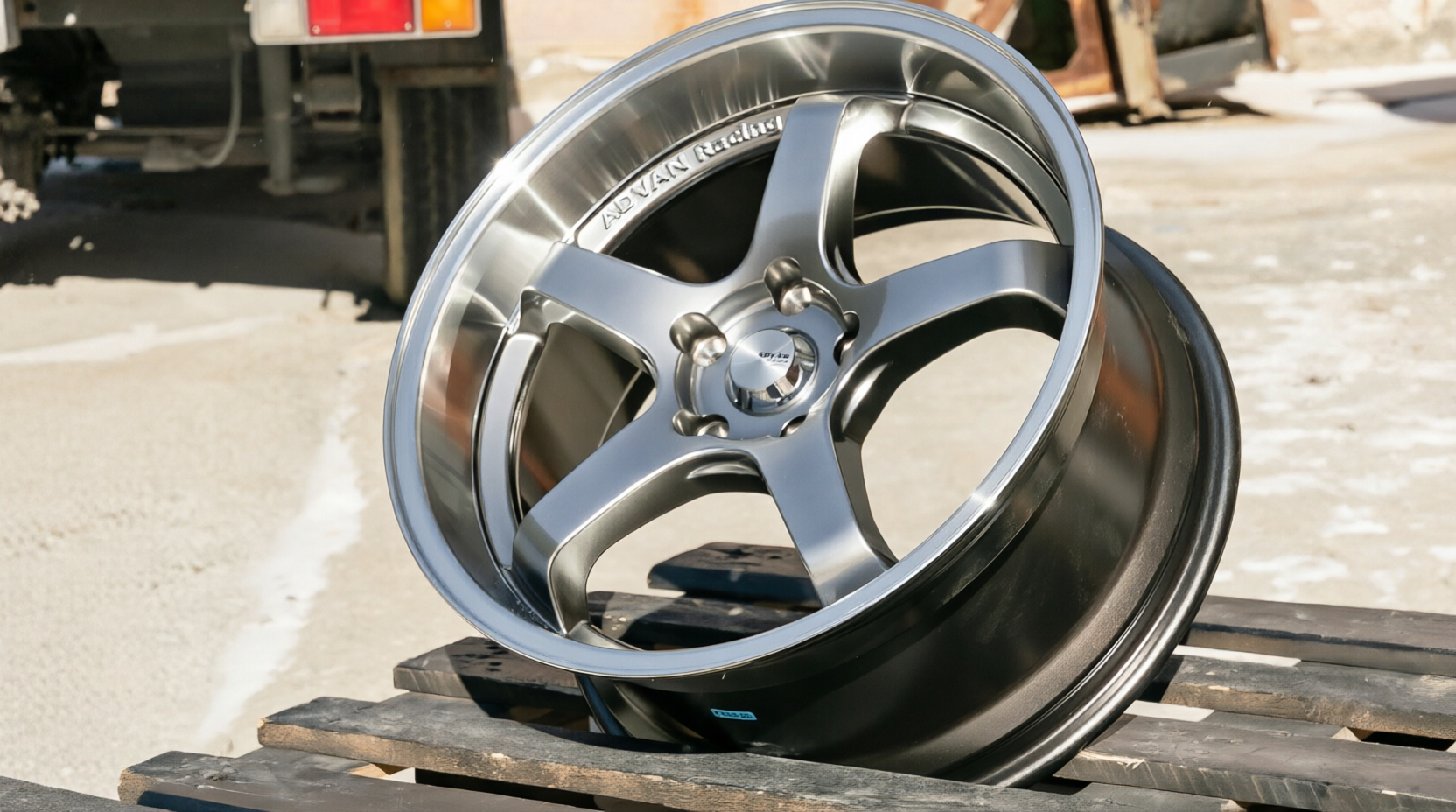 NEW! Комплект Style Advan GT R18 9.0j ET35 5*114.3 (E068) NN