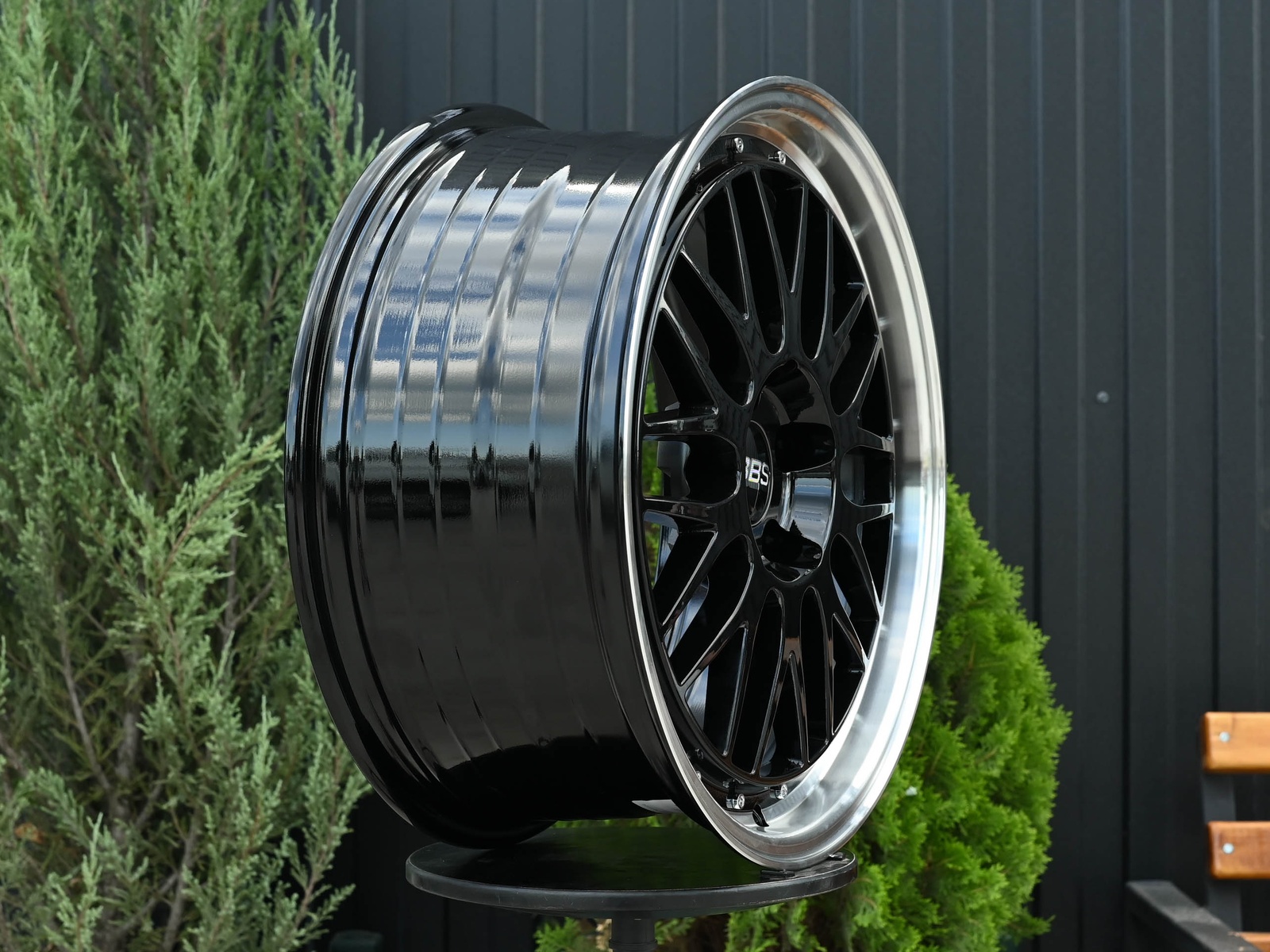 R18 BBS LM Стиль 8.0J ET38 5*114.3 Черный