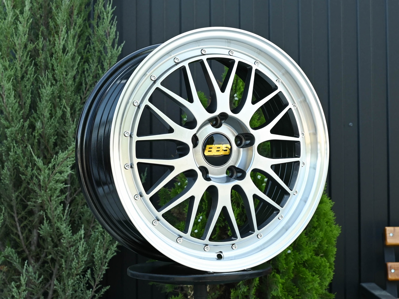 R17 BBS LM стиль 7.5 ET38 5*110 Темный хром