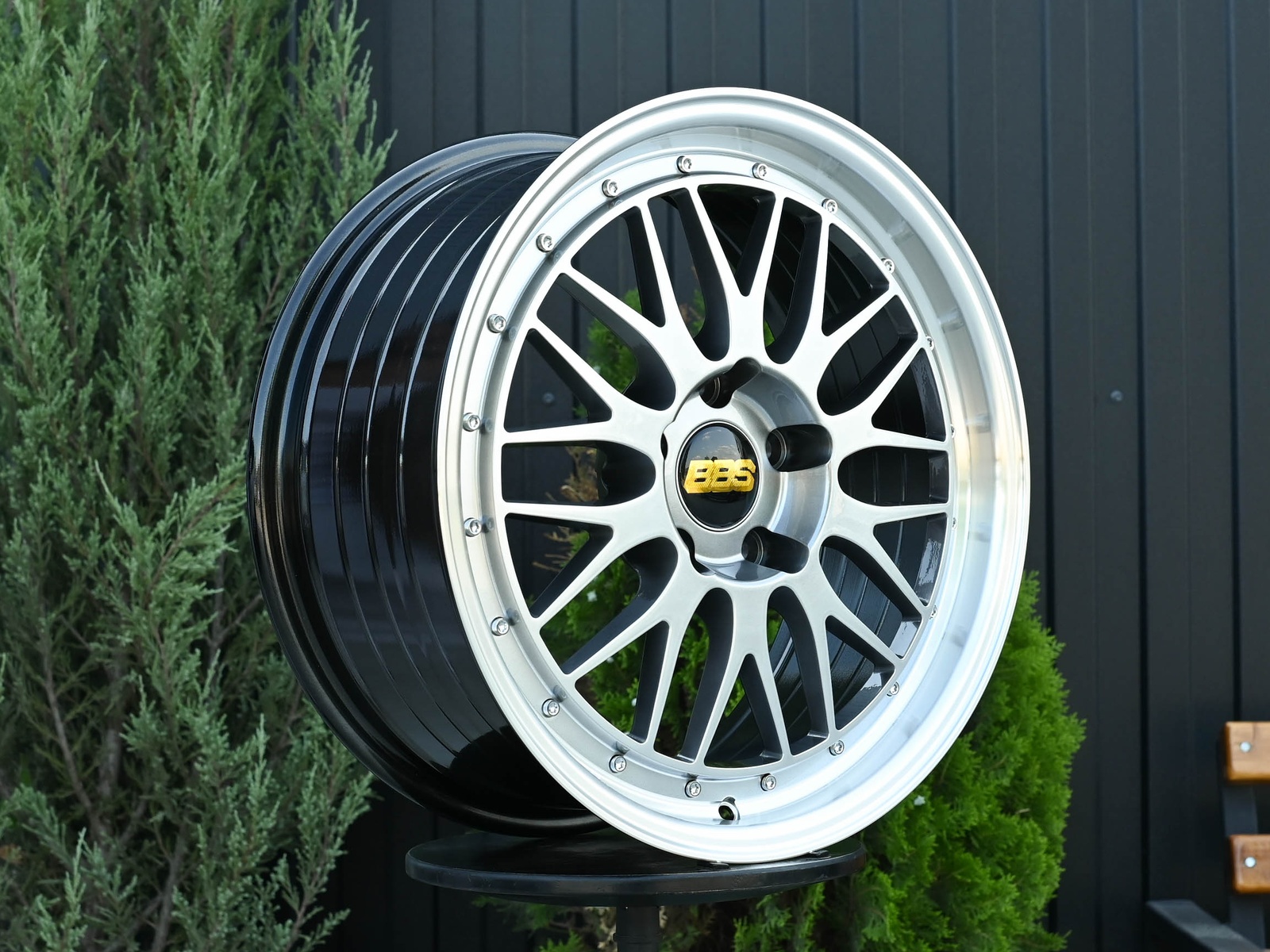 R17 BBS LM стиль 7.5 ET38 5*110 Темный хром