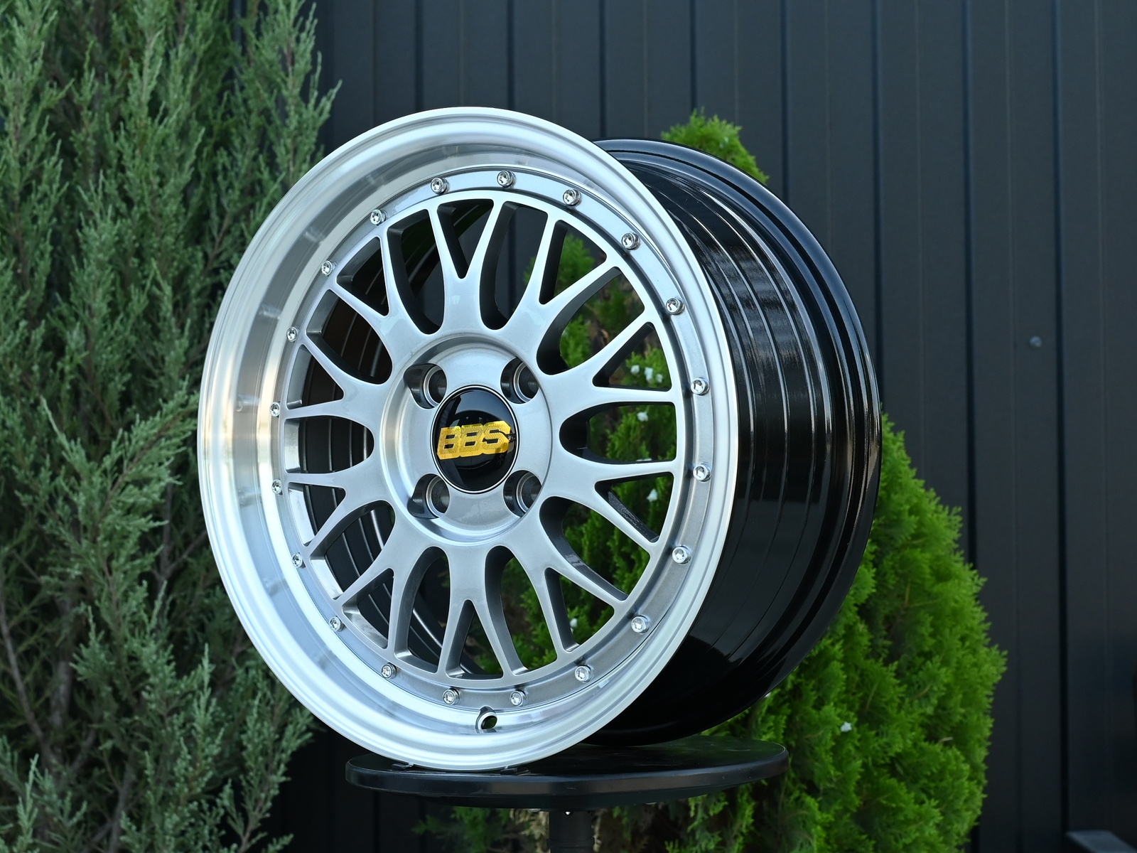 R17 BBS LM стиль 7.5 ET38 4*114.3 Темный хром