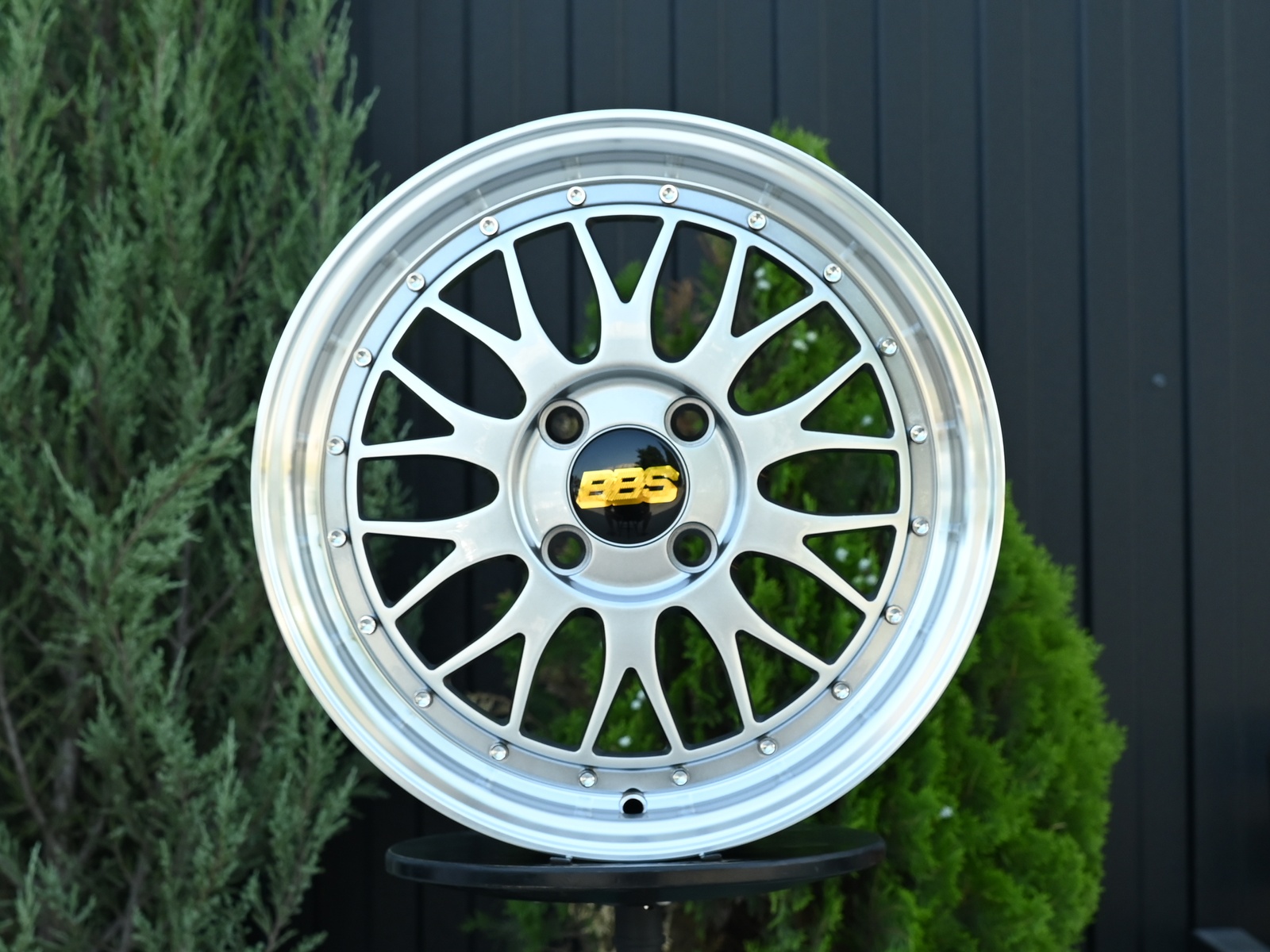 R17 BBS LM стиль 7.5 ET38 4*114.3 Темный хром