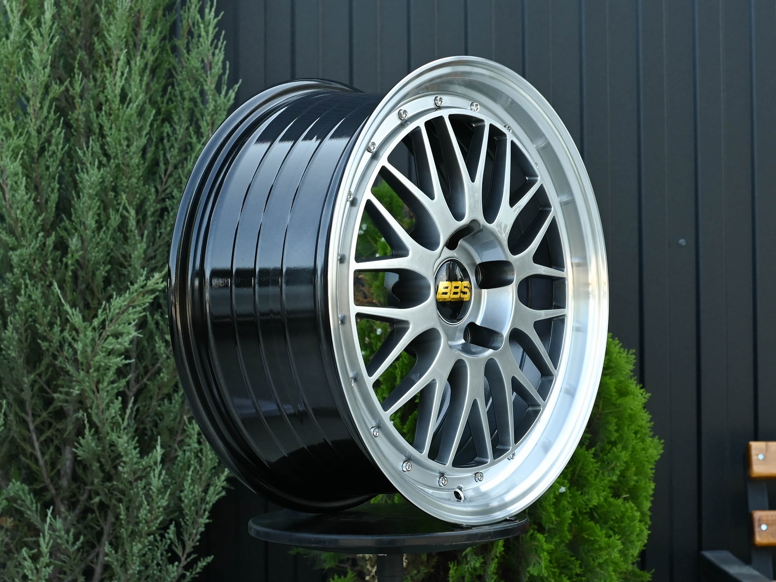 R17 BBS LM стиль 7.5 ET38 5*108 Темный хром