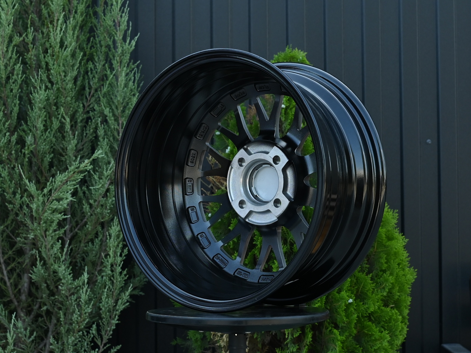 R17 BBS LM Стиль 7.5J ET38 4*100 Темный хром