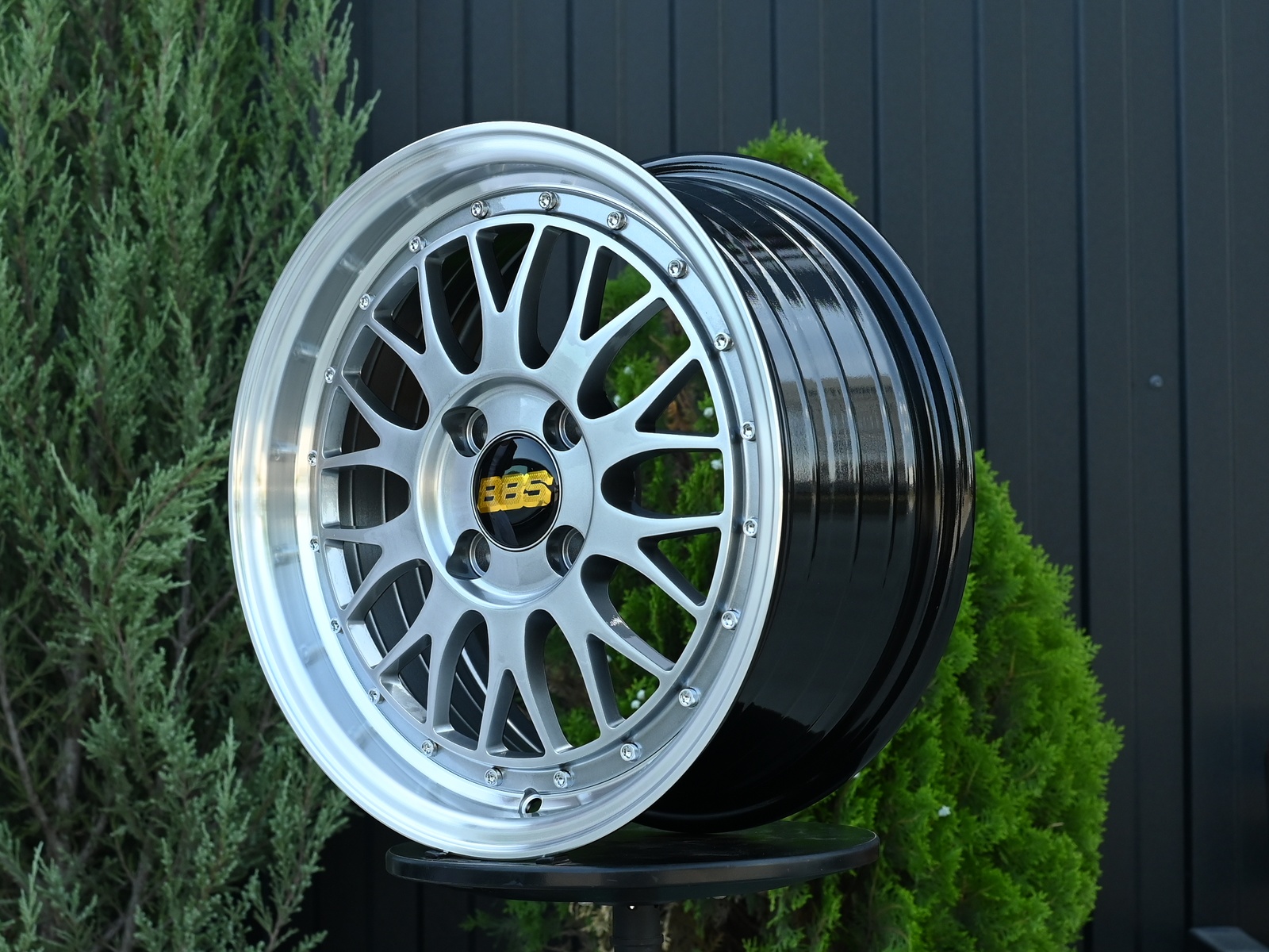 R15 BBS LM Стиль 6.5J ET38 4*100 Темный хром