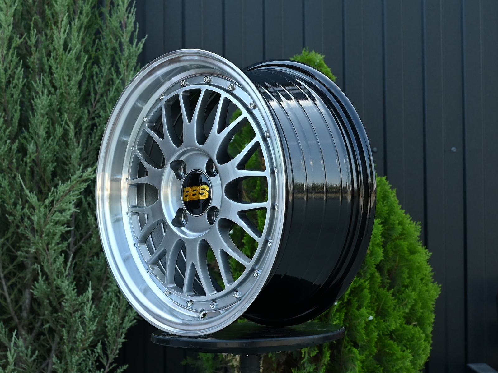R15 BBS LM Стиль 6.5J ET38 4*100 Темный хром