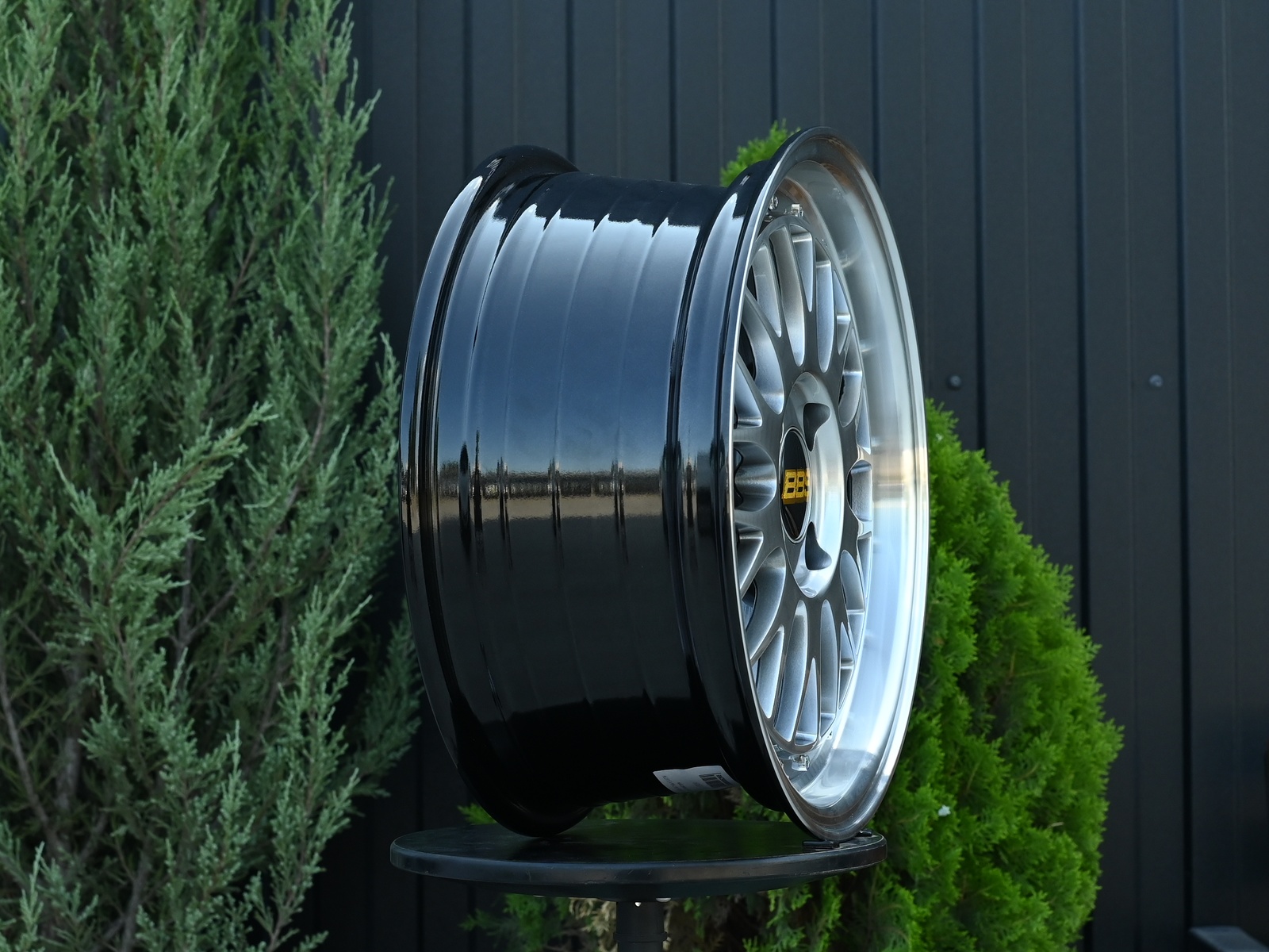 R15 BBS LM Стиль 6.5J ET38 4*100 Темный хром
