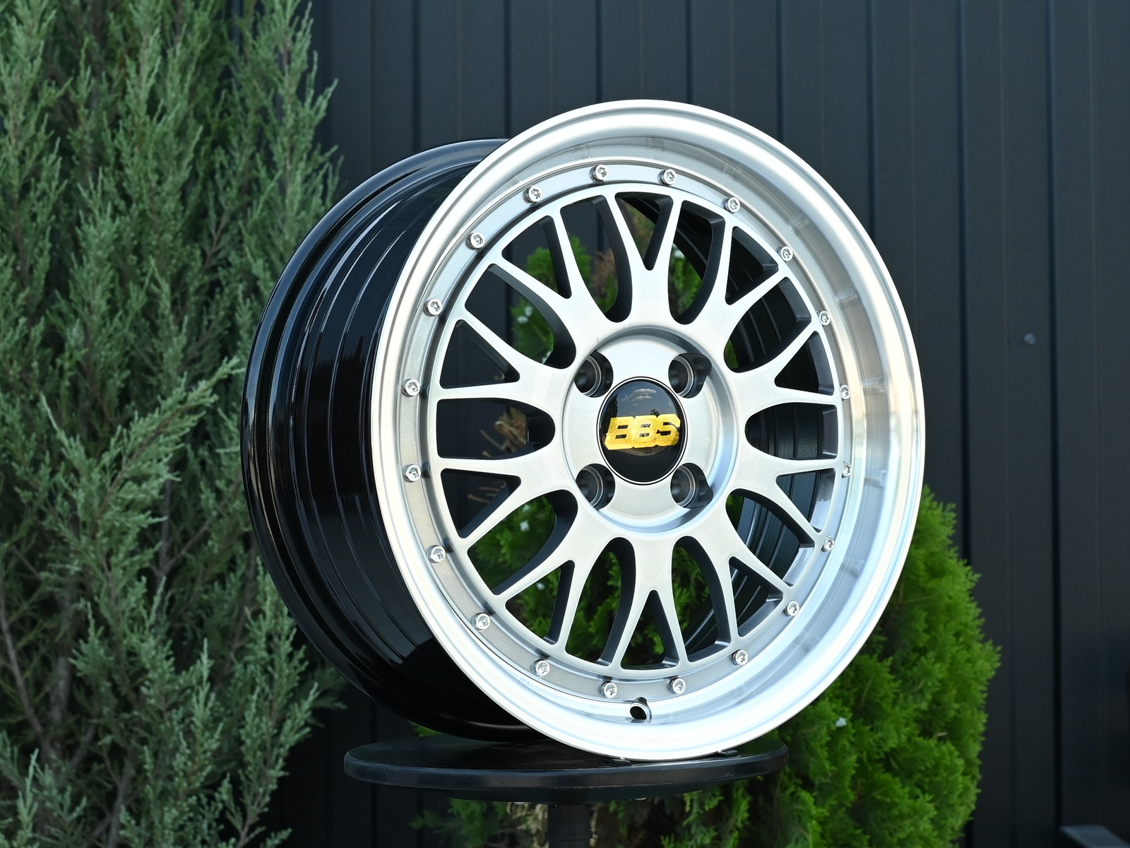 R15 BBS LM Стиль 6.5J ET38 4*100 Темный хром