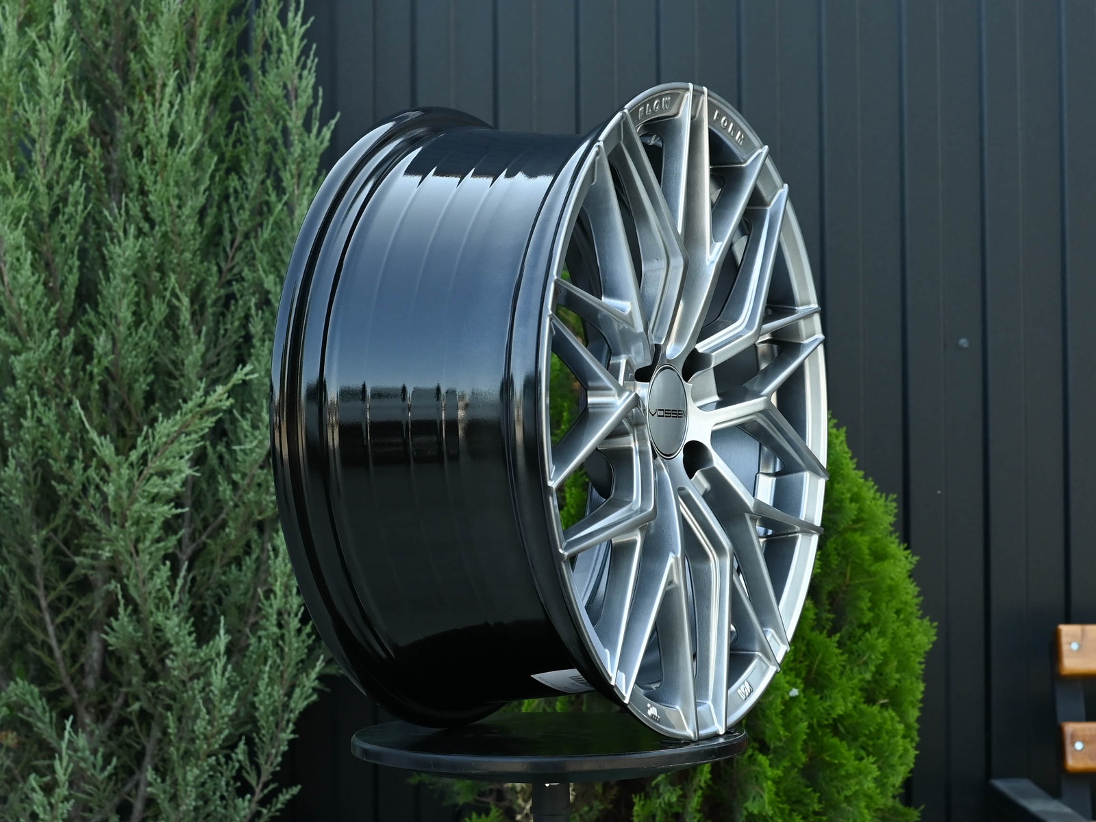 R17 Vossen 3323 Стиль 7.5J ET38 4*100 Серебро