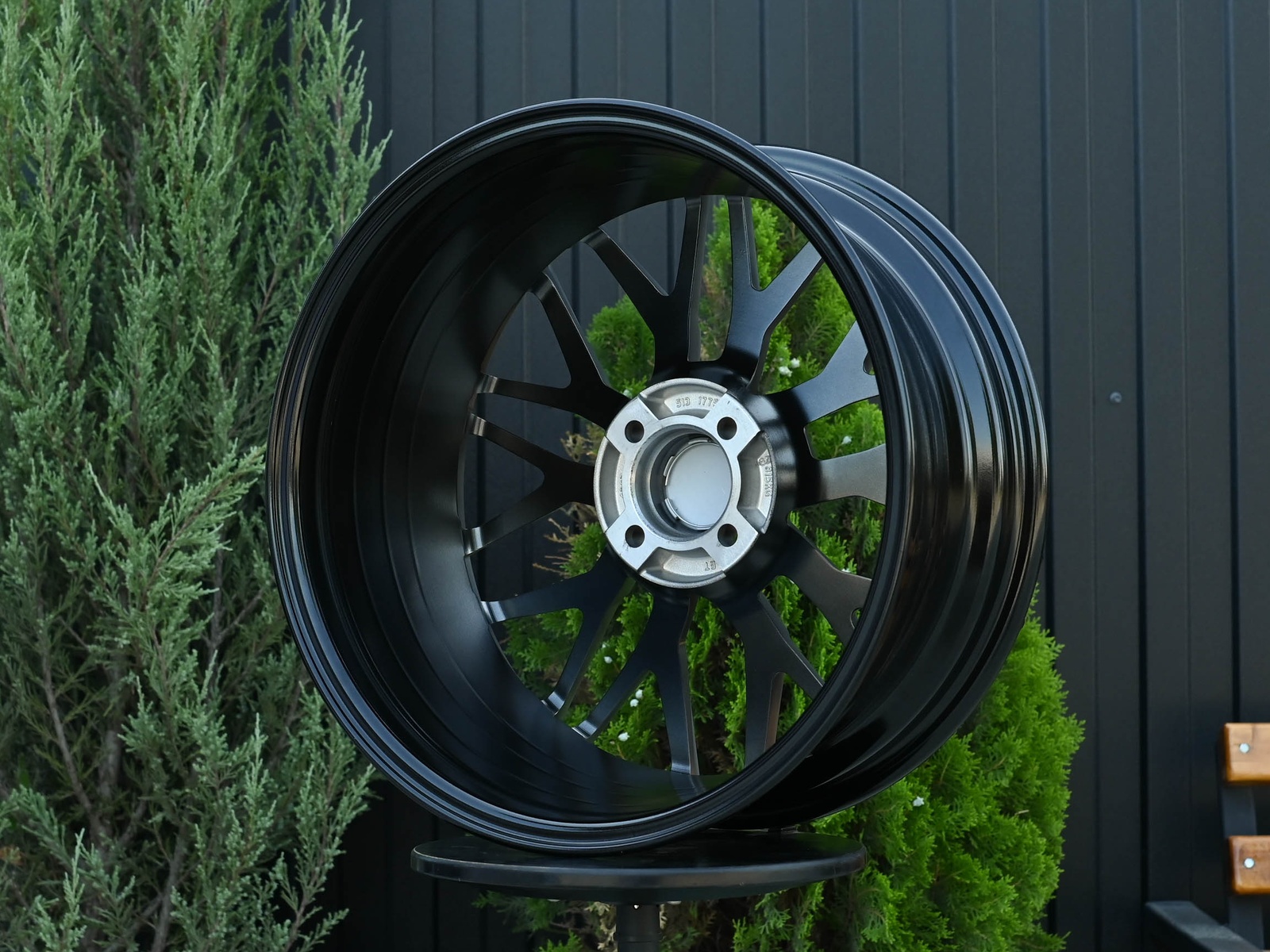 R17 Vossen 3323 Стиль 7.5J ET38 4*100 Серебро