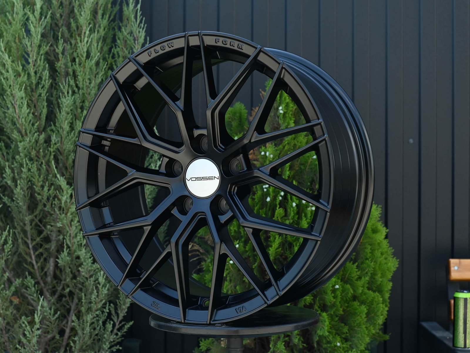 R17 Vossen 3323 Стиль 7.5J ET38 5*114.3 Черный мат