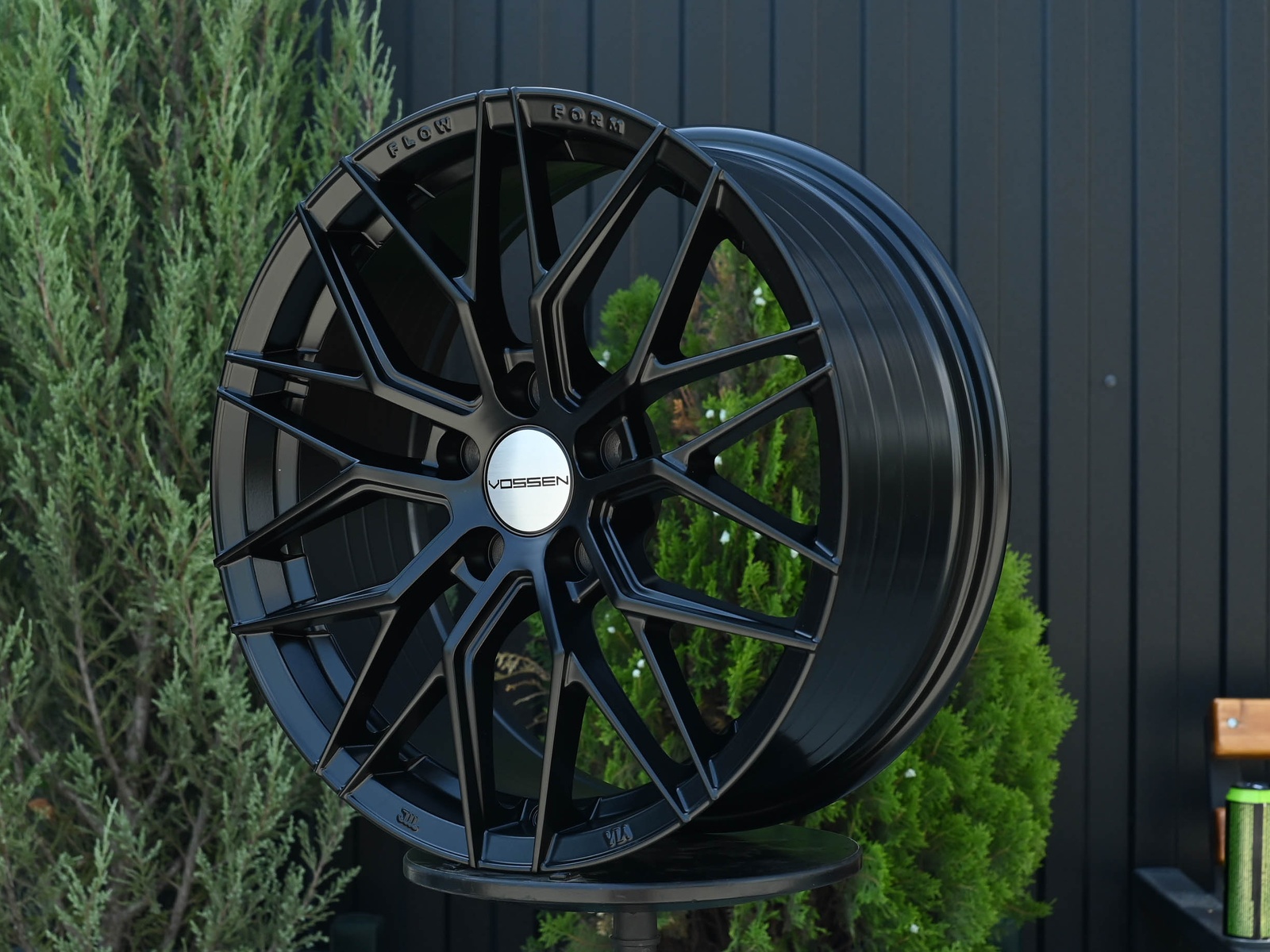 R17 Vossen 3323 Стиль 7.5J ET38 5*114.3 Черный мат