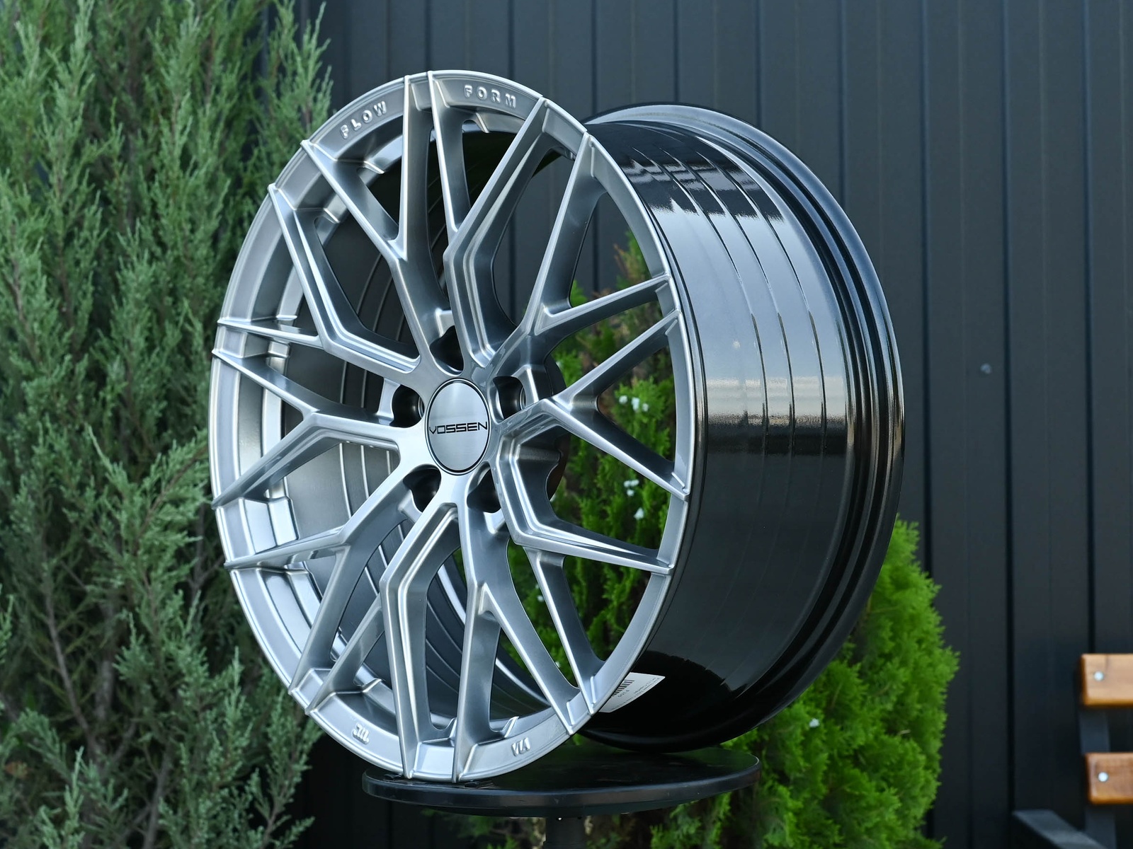 R17 Vossen 3323 Стиль 7.5J ET38 5*110 Темное серебро