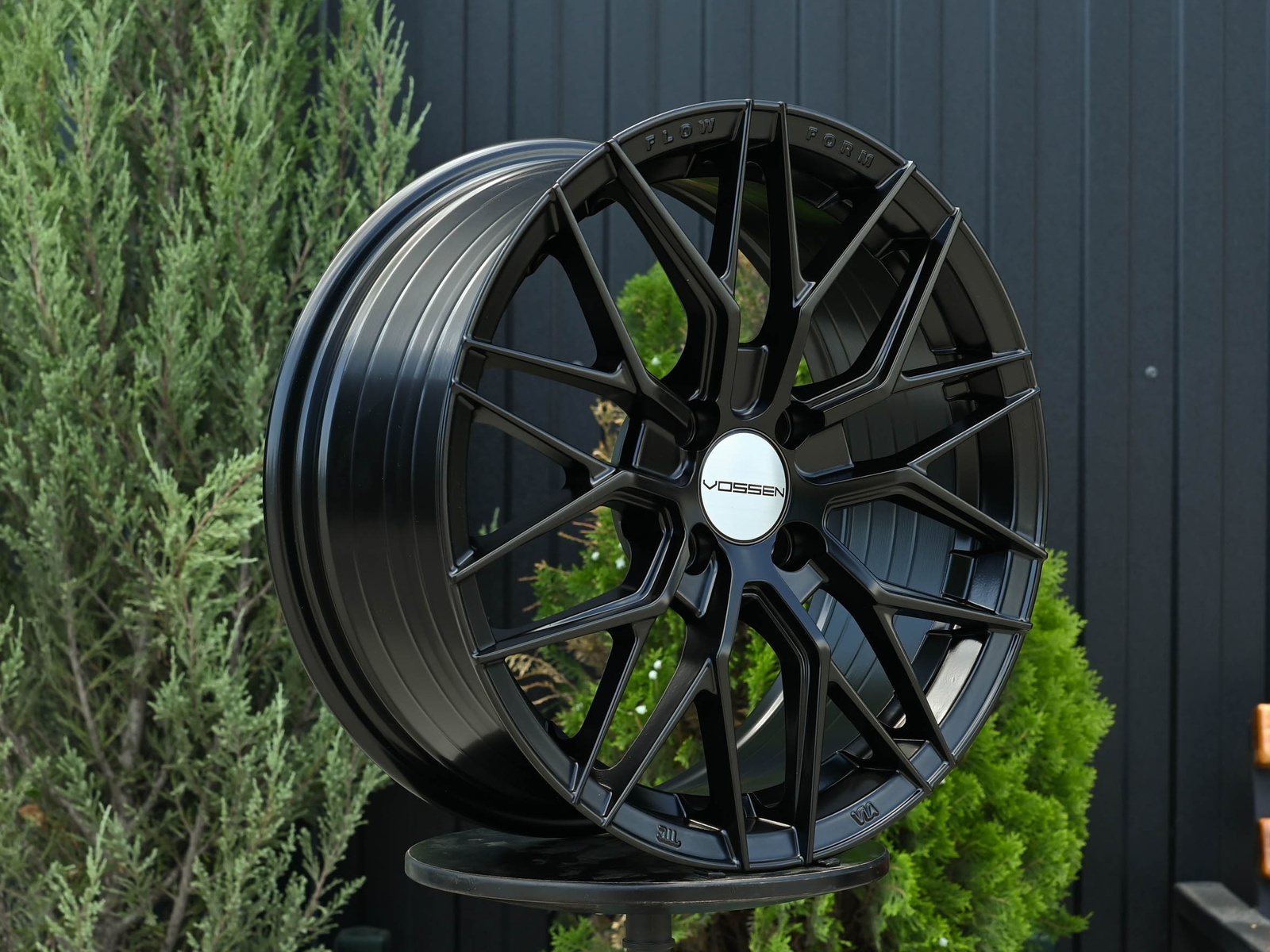 R16 Vossen 3323 стиль 7.0 ET38 4*100 Черный