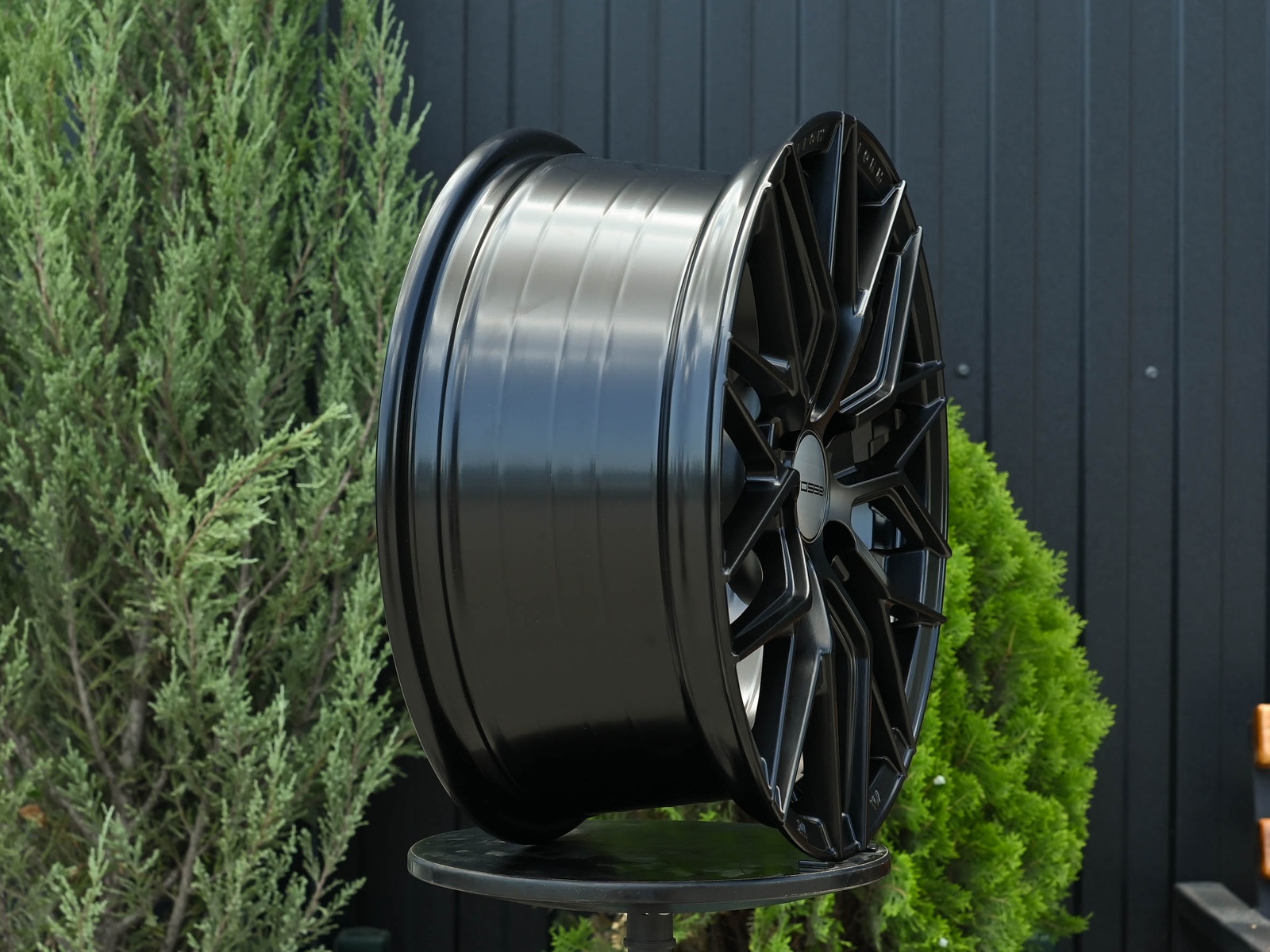 R16 Vossen 3323 стиль 7.0 ET38 4*100 Черный