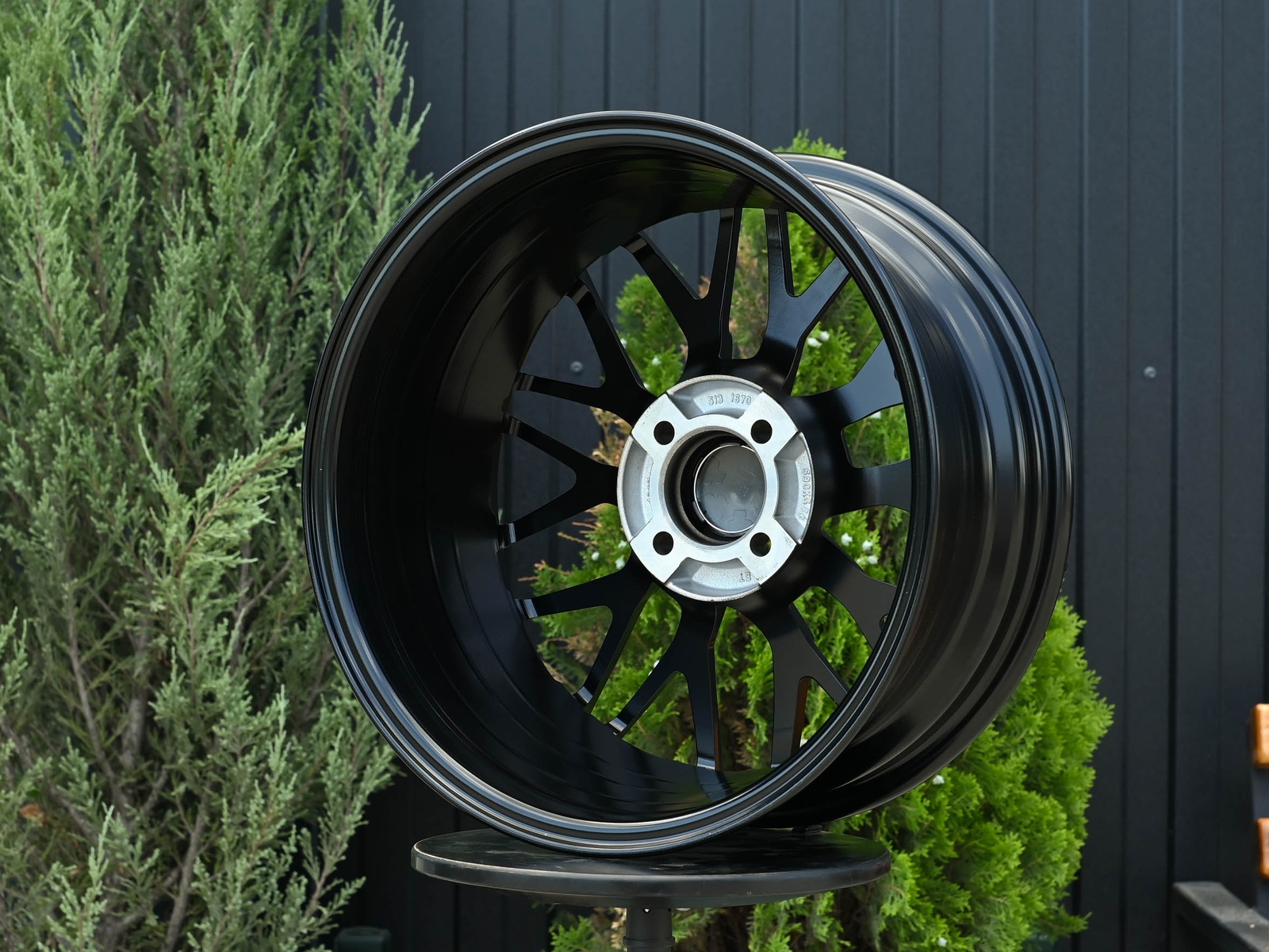 R16 Vossen 3323 стиль 7.0 ET38 4*100 Черный
