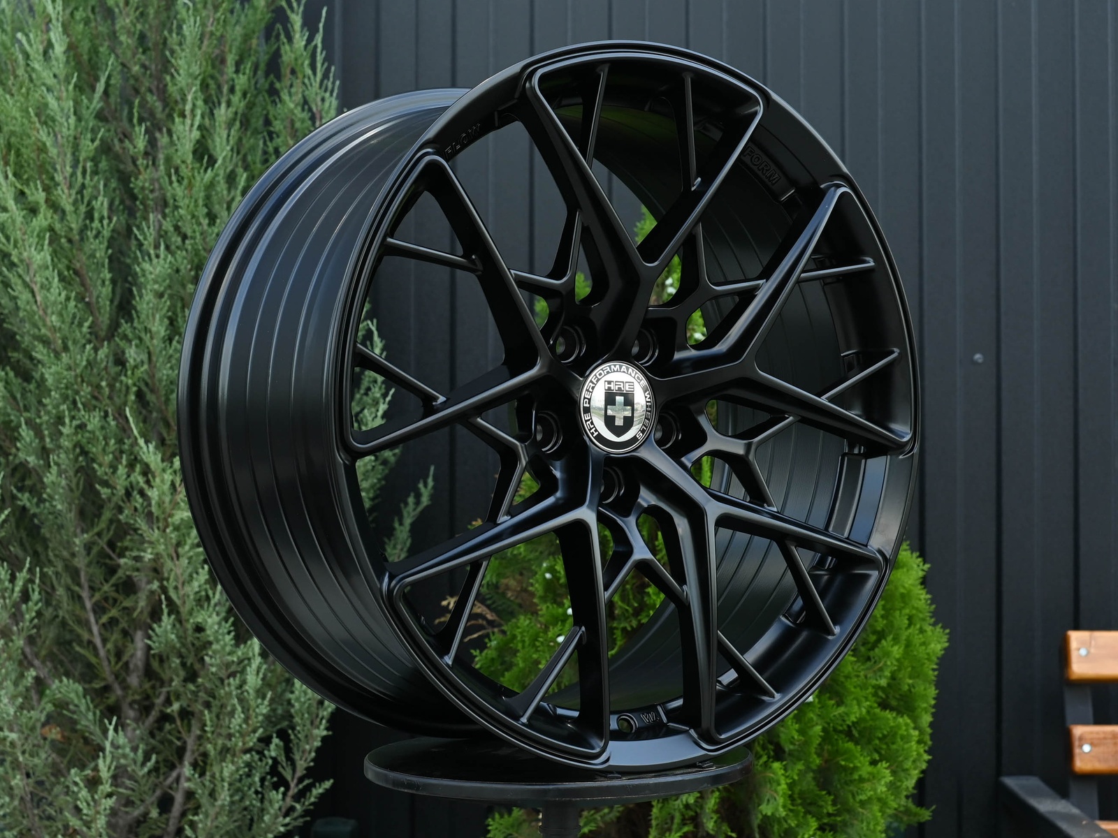 R19 HRE FF10 Стиль 8.5 ET38 5*114.3 Черный мат