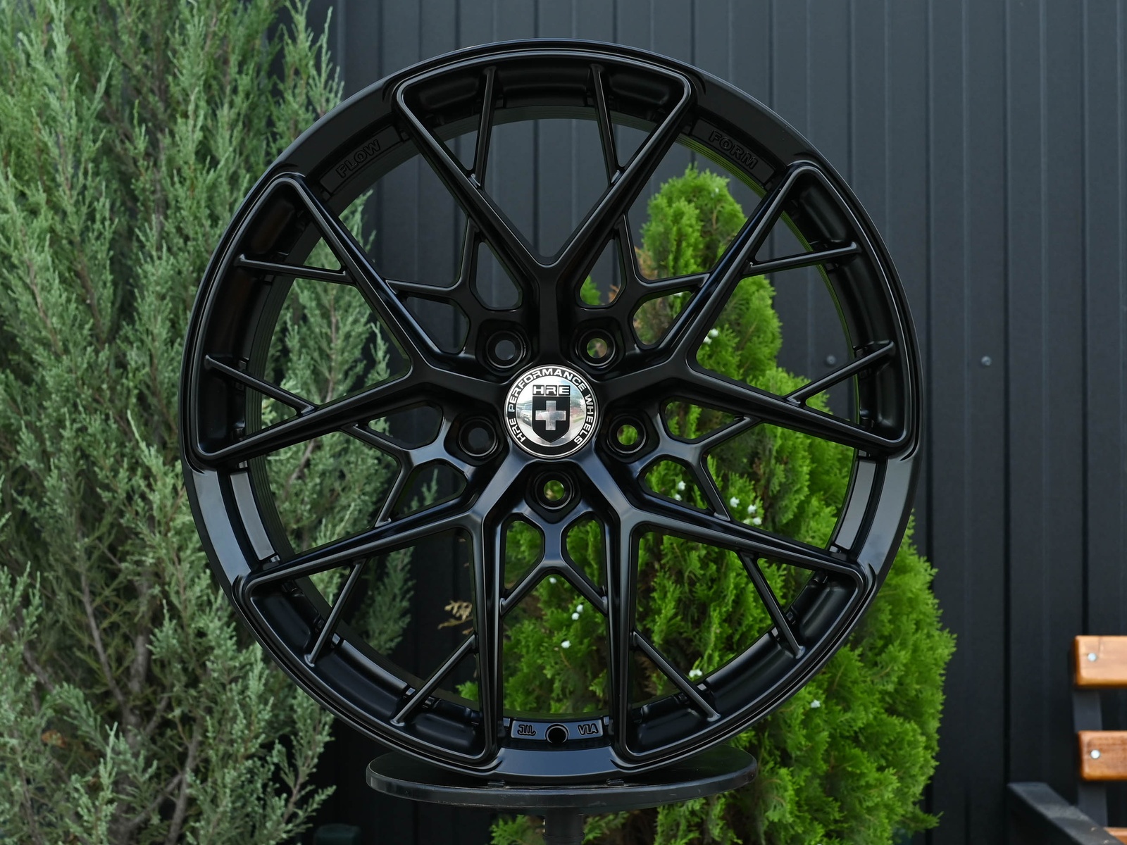 R18 HRE FF10 Стиль 8.0 ET38 5*114.3 Черный мат