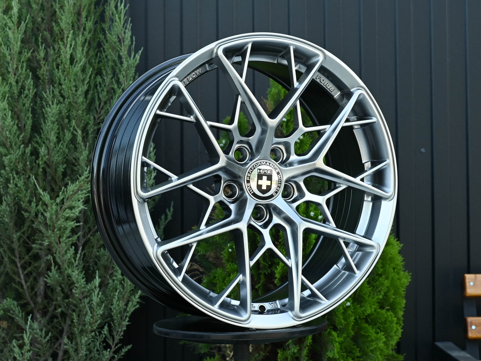 R18 HRE FF10 Стиль 8.0J ET38 5*108 Темное серебро