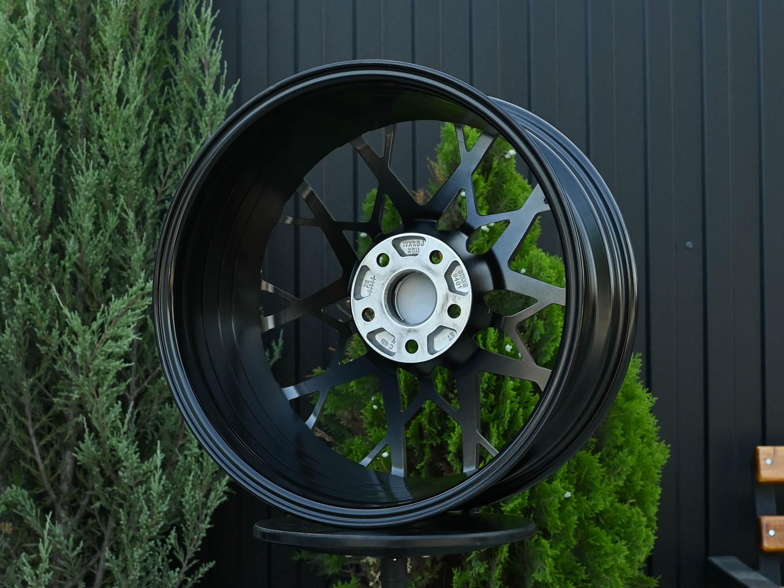 R17 HRE FF10 Стиль 7.5J ET38 5*105 Темное серебро