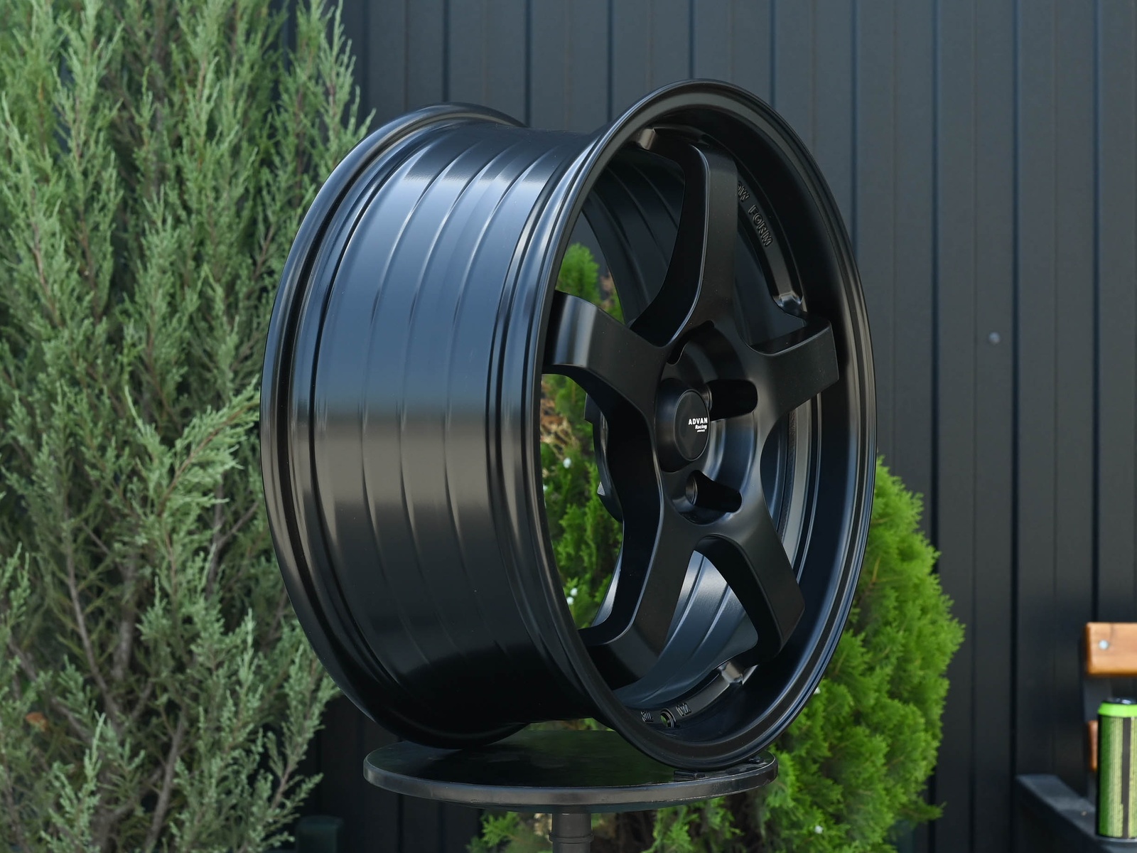 R18 Advan GT стиль 8.0 ET35 5*120 Черный