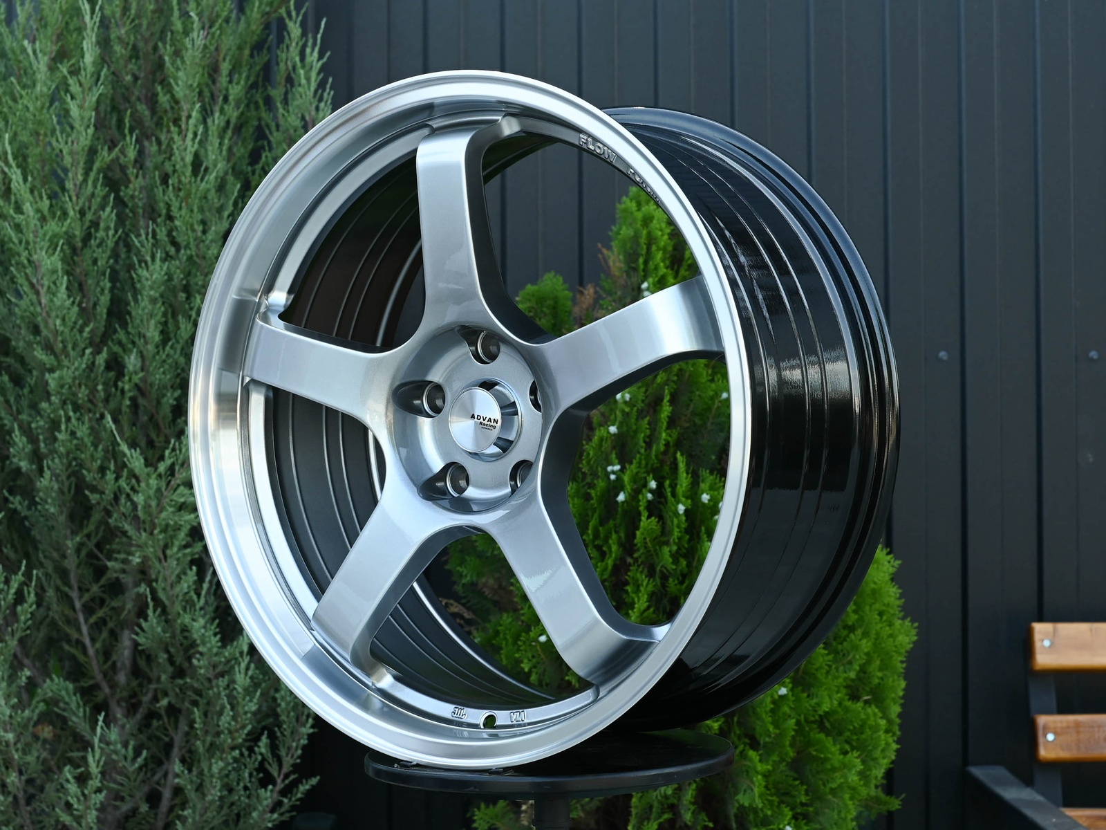 R19 Advan GT стиль 8.5 ET38 5*114.3 Темный хром