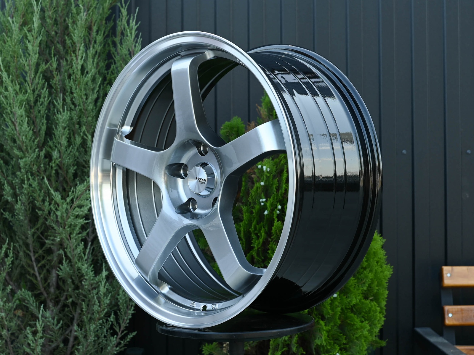 R17 Advan GT стиль 7.5 ET38 5*100 Темный хром