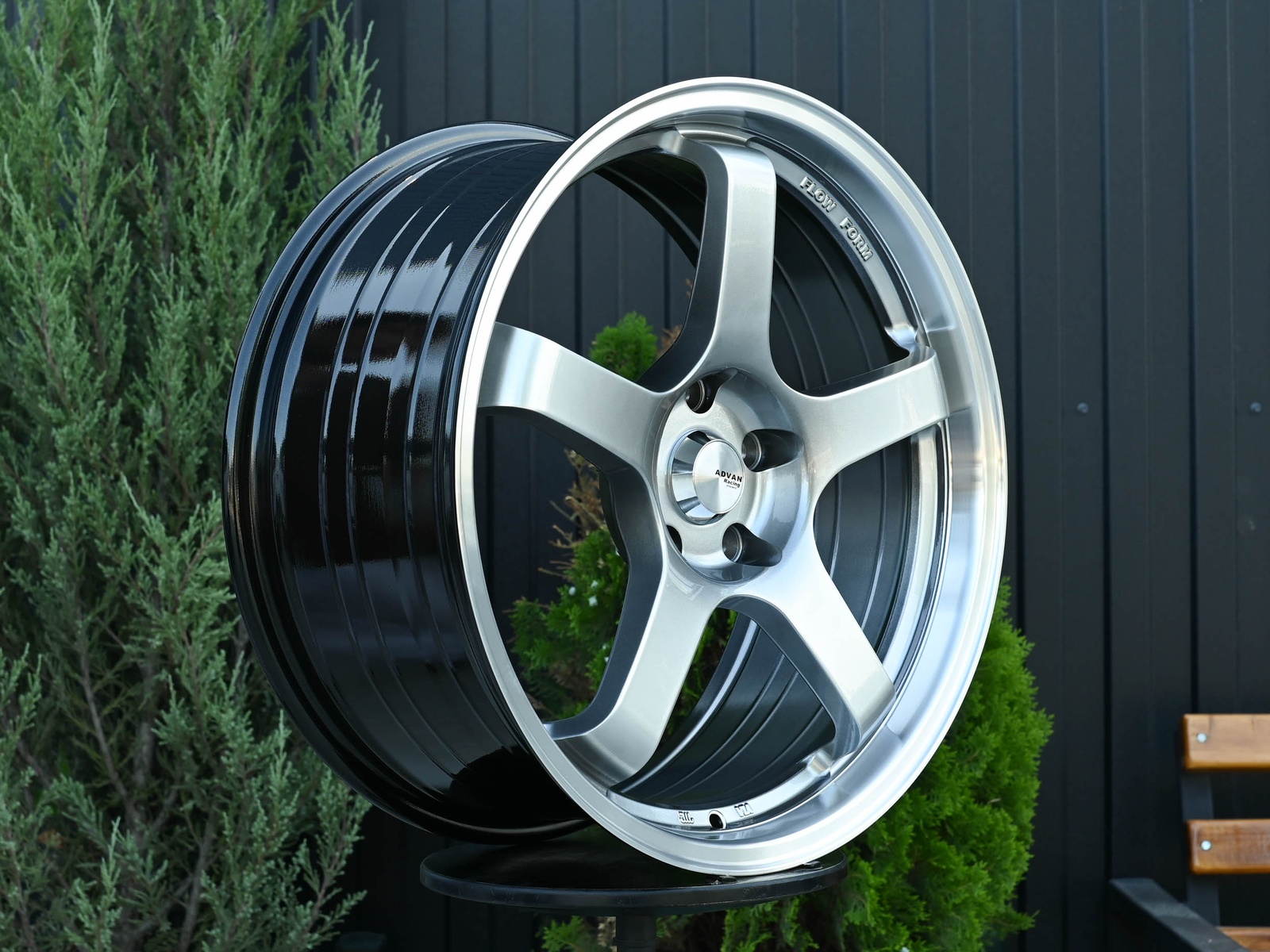 R17 Advan GT стиль 7.5 ET38 5*100 Темный хром