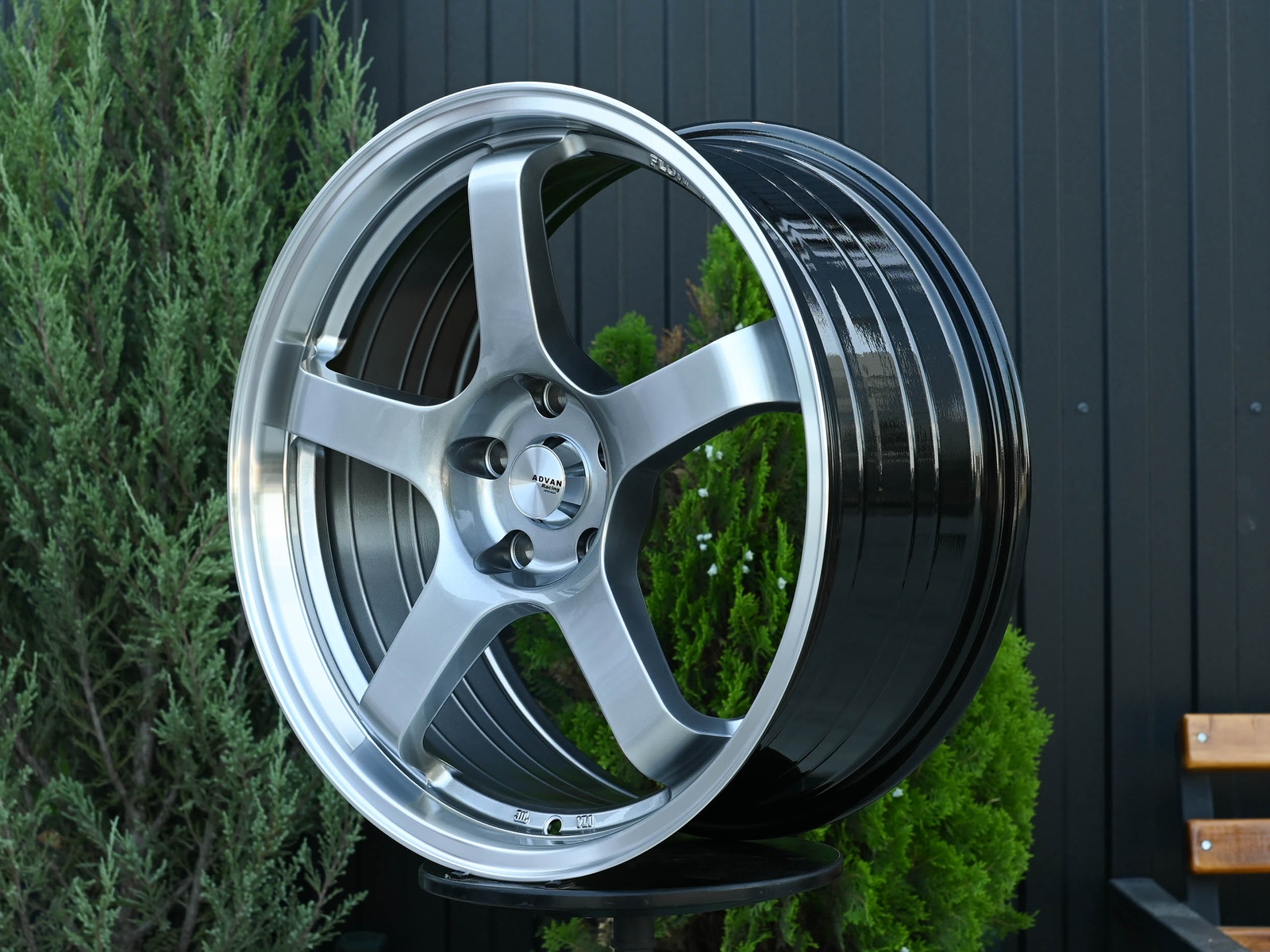 R17 Advan GT стиль 7.5 ET38 5*100 Темный хром