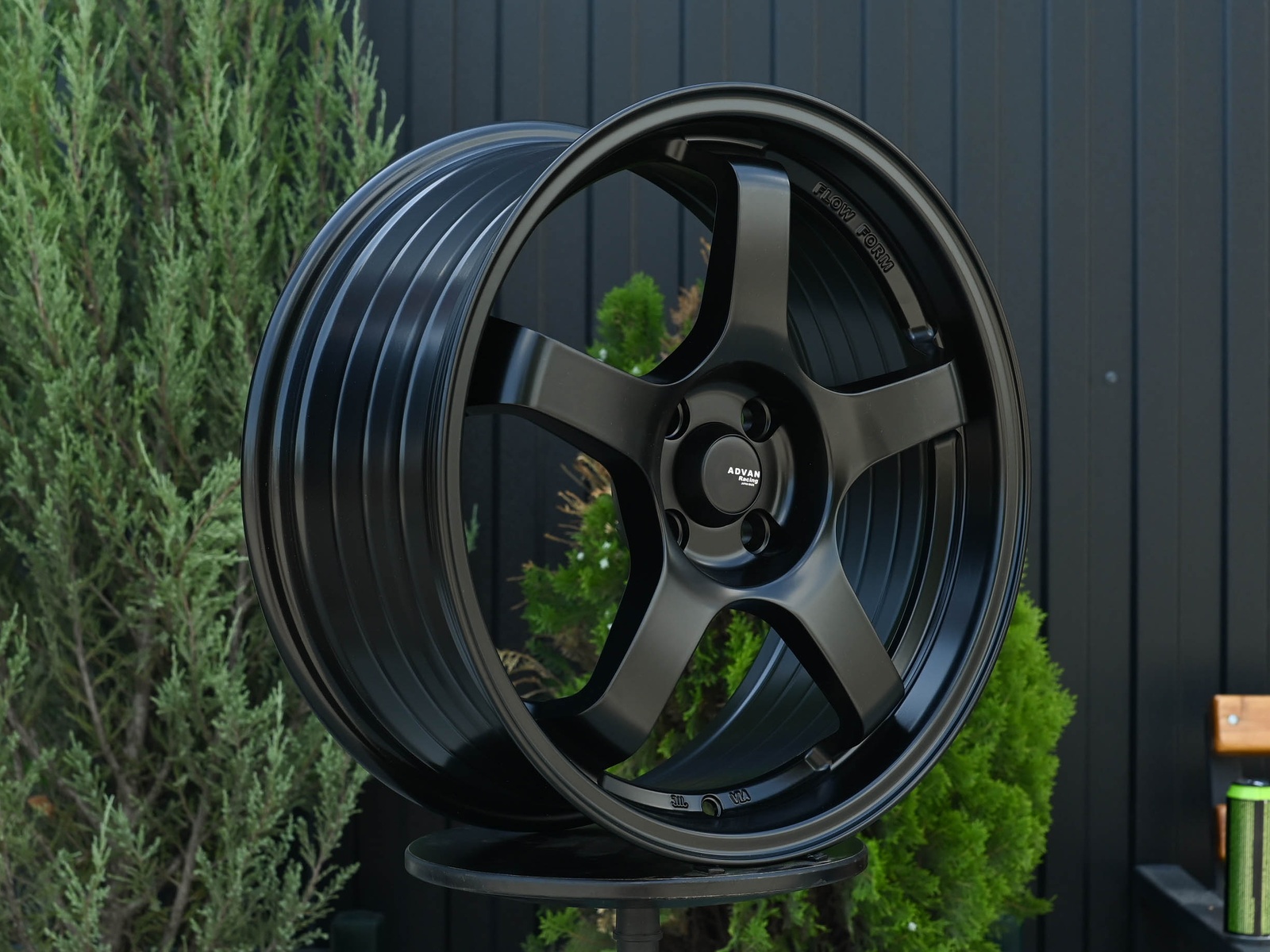 R17 Advan GT стиль 7.5 ET38 4*100 Черный