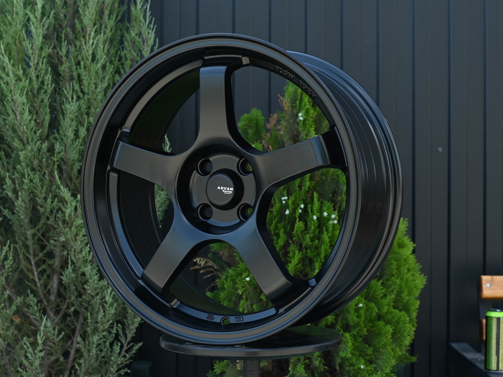 R17 Advan GT стиль 7.5 ET38 4*100 Черный