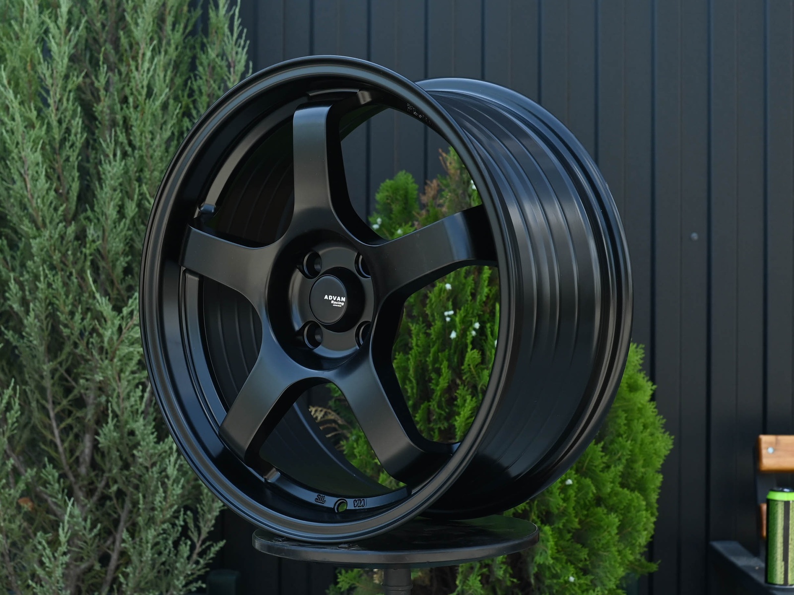 R17 Advan GT стиль 7.5 ET38 4*100 Черный
