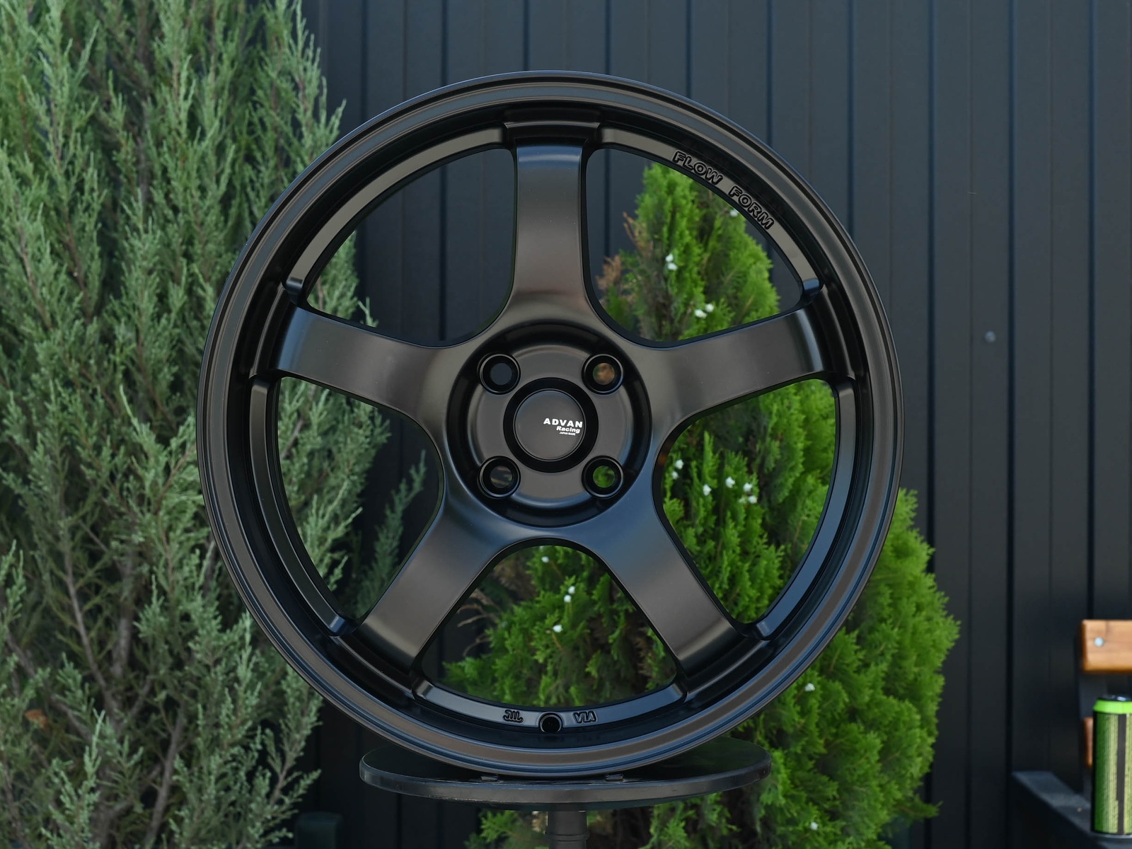 R17 Advan GT стиль 7.5 ET38 4*100 Черный