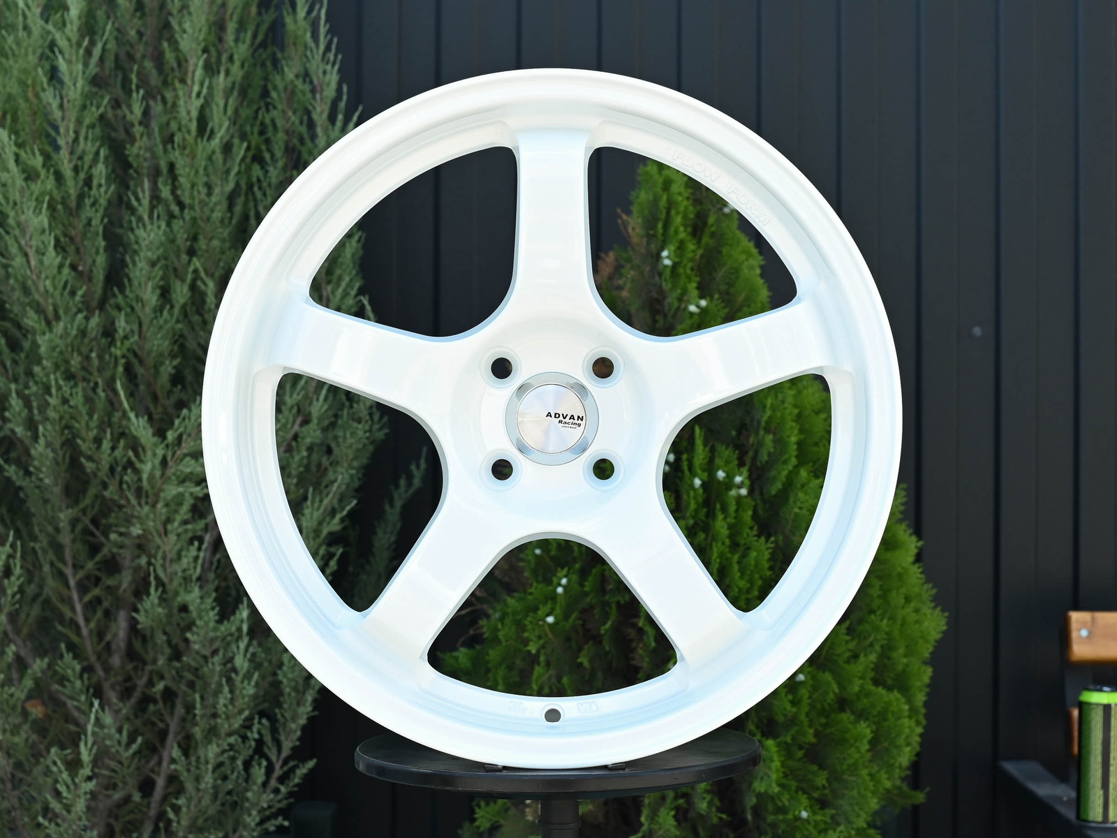 R17 Advan GT стиль 7.5 ET38 4*100 Белый