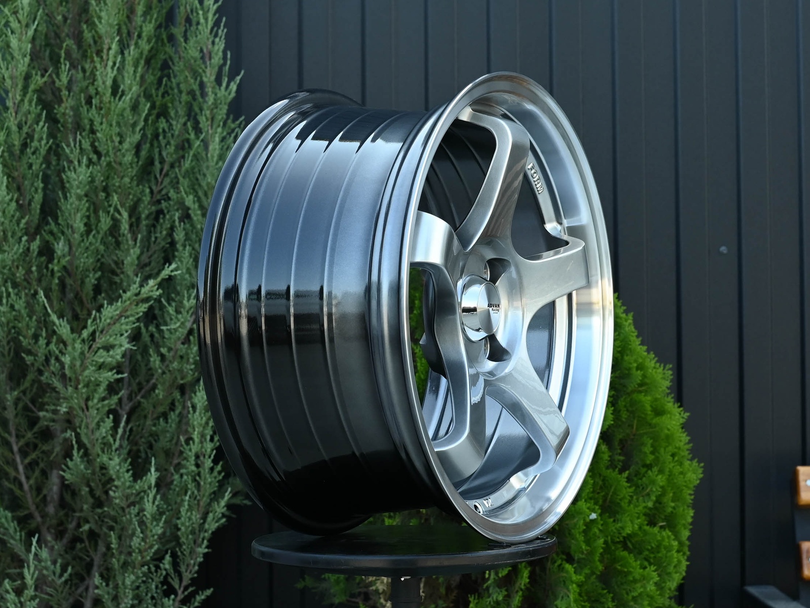 R17 Advan GT стиль 7.5 ET38 4*114.3 Темный хром