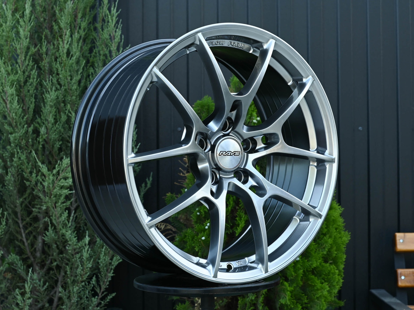 R19 Rays G025 стиль 8.5 ET38 5*108 Темный хром