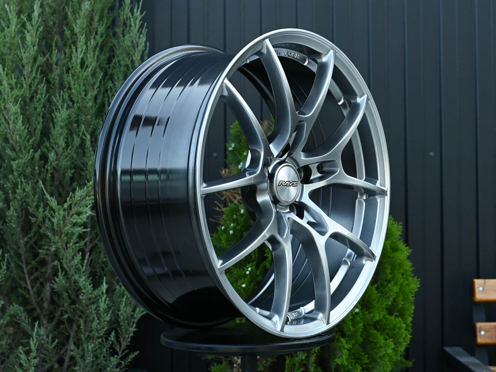 R18 Rays G025 Стиль 8.0J ET38 5*114.3 Темное серебро