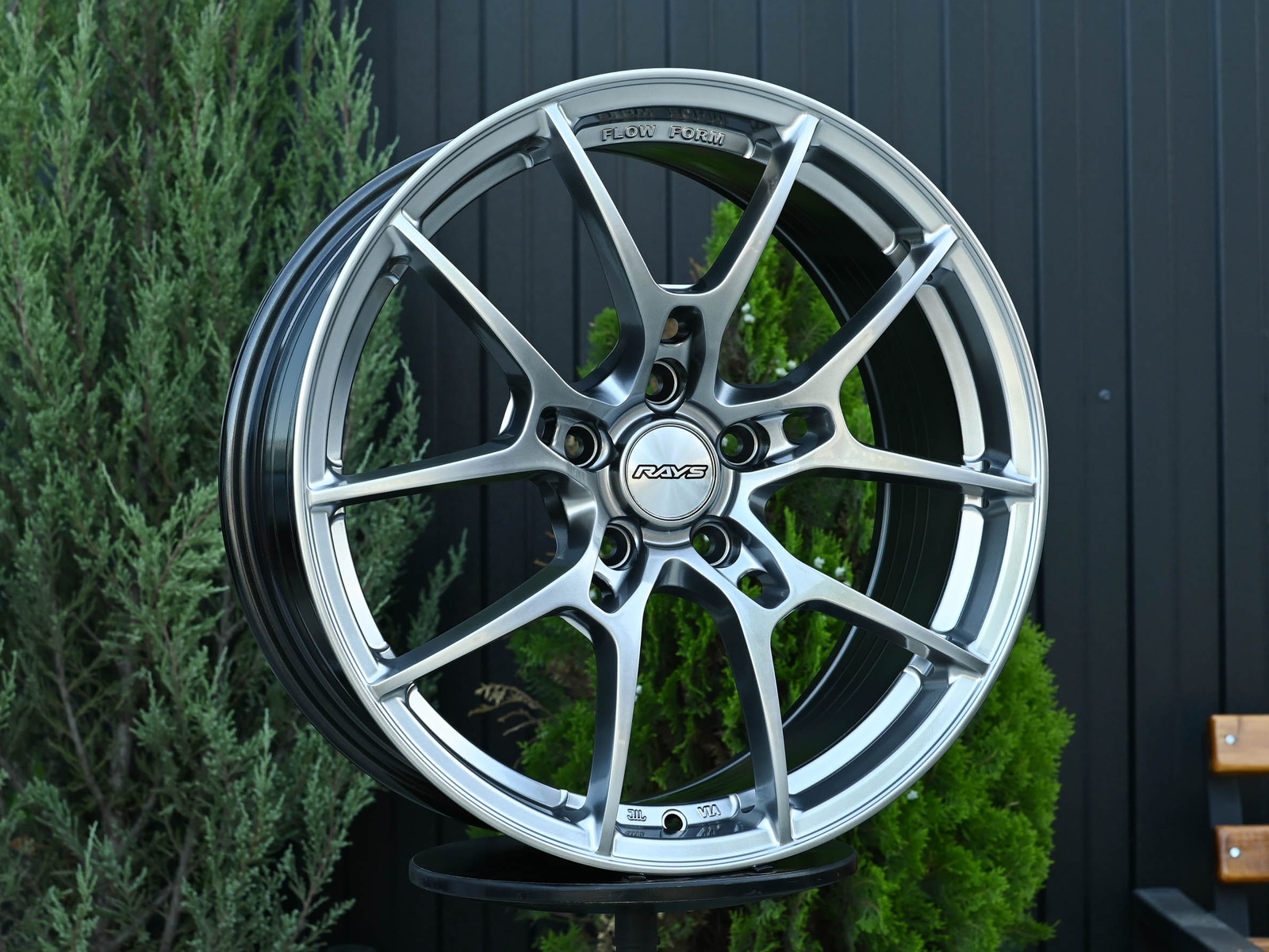 R18 Rays G025 Стиль 8.0J ET38 5*114.3 Темное серебро