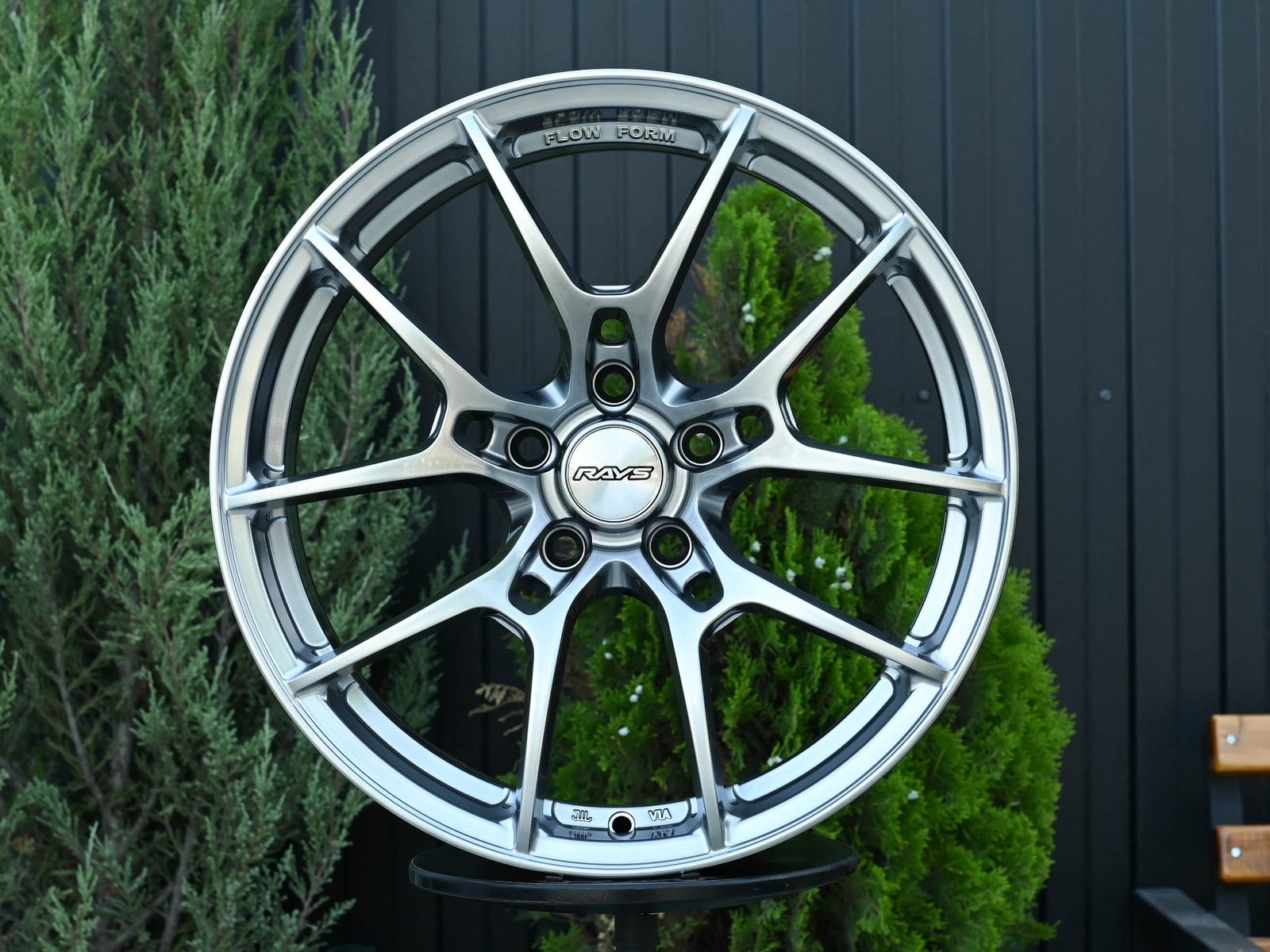 R18 Rays G025 Стиль 8.0J ET38 5*114.3 Темное серебро