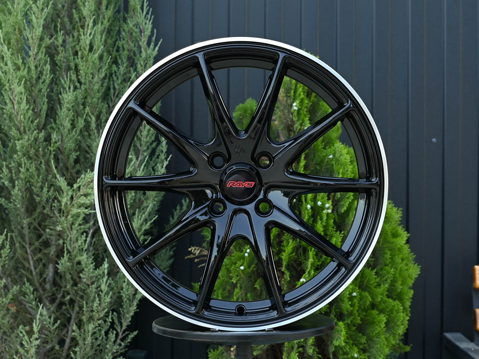 R16 Rays G25 стиль 7.0 ET40 4*100 Черный