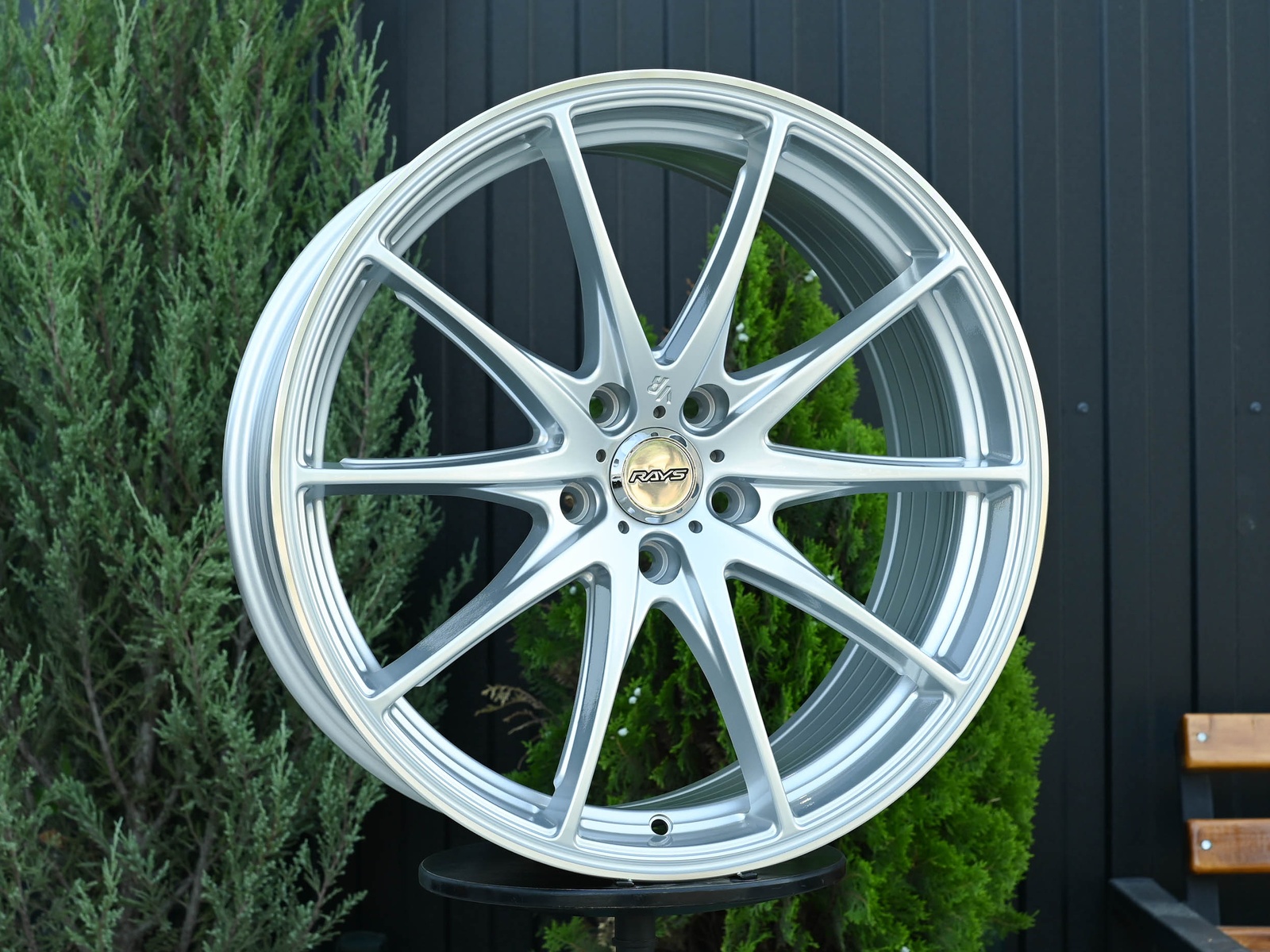 R18 Rays G25 стиль 8.0 ET40 5*114. Серебро