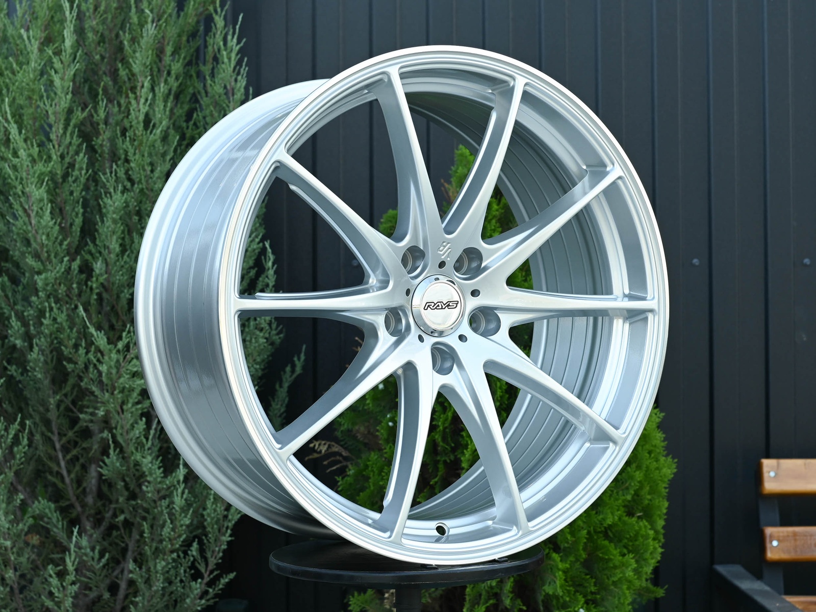 R18 Rays G25 стиль 8.0 ET40 5*114. Серебро