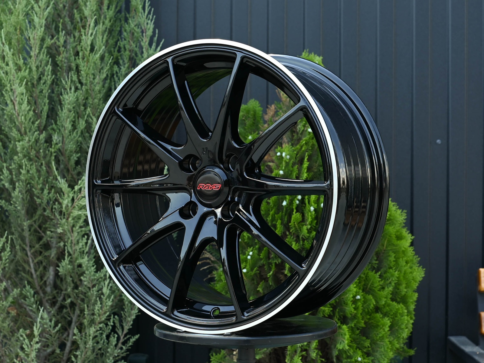 R17 Rays G25 Стиль 7.5J ET40 4*100 Черный