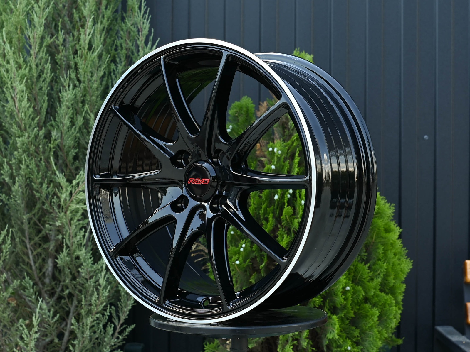 R17 Rays G25 Стиль 7.5J ET40 4*100 Черный